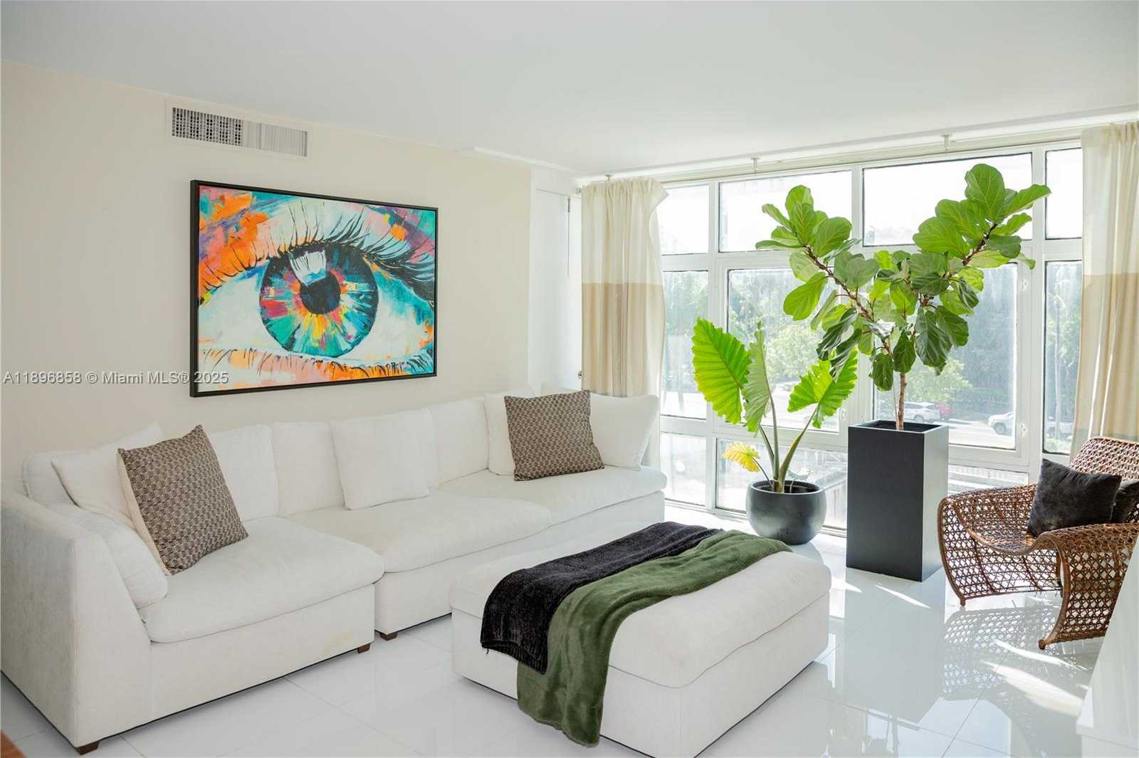 Small Image of 3375 NORTH COUNTRY CLUB DR #205, Aventura Number 4