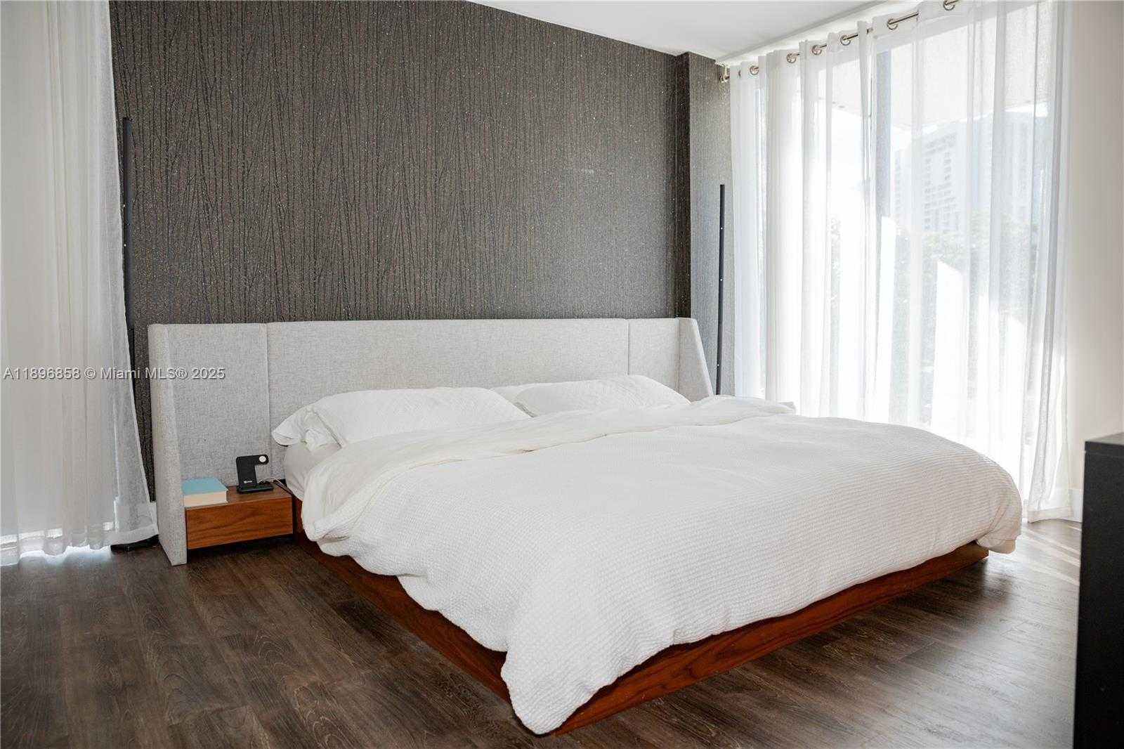 Small Image of 3375 NORTH COUNTRY CLUB DR #205, Aventura Number 5