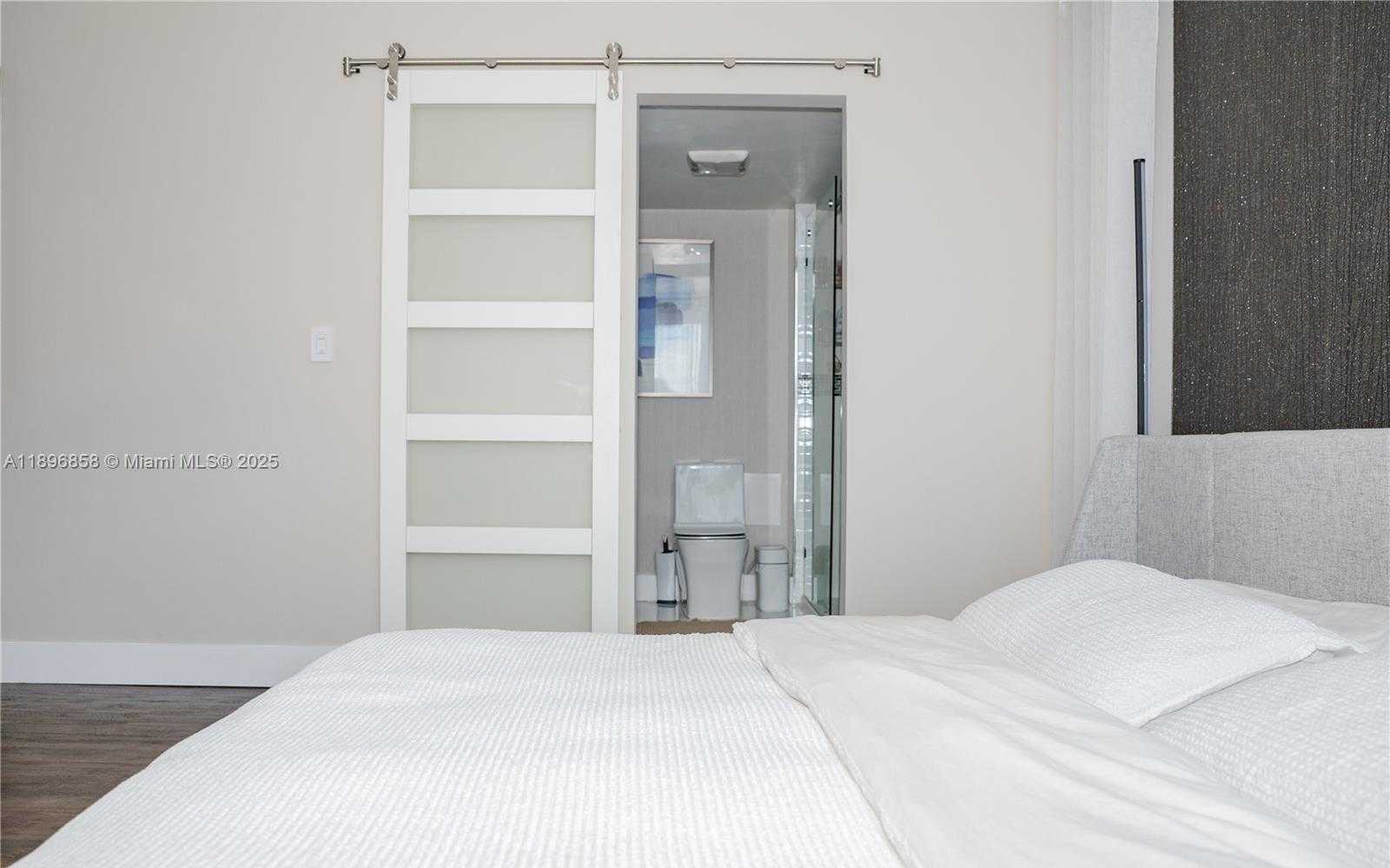 Small Image of 3375 NORTH COUNTRY CLUB DR #205, Aventura Number 7