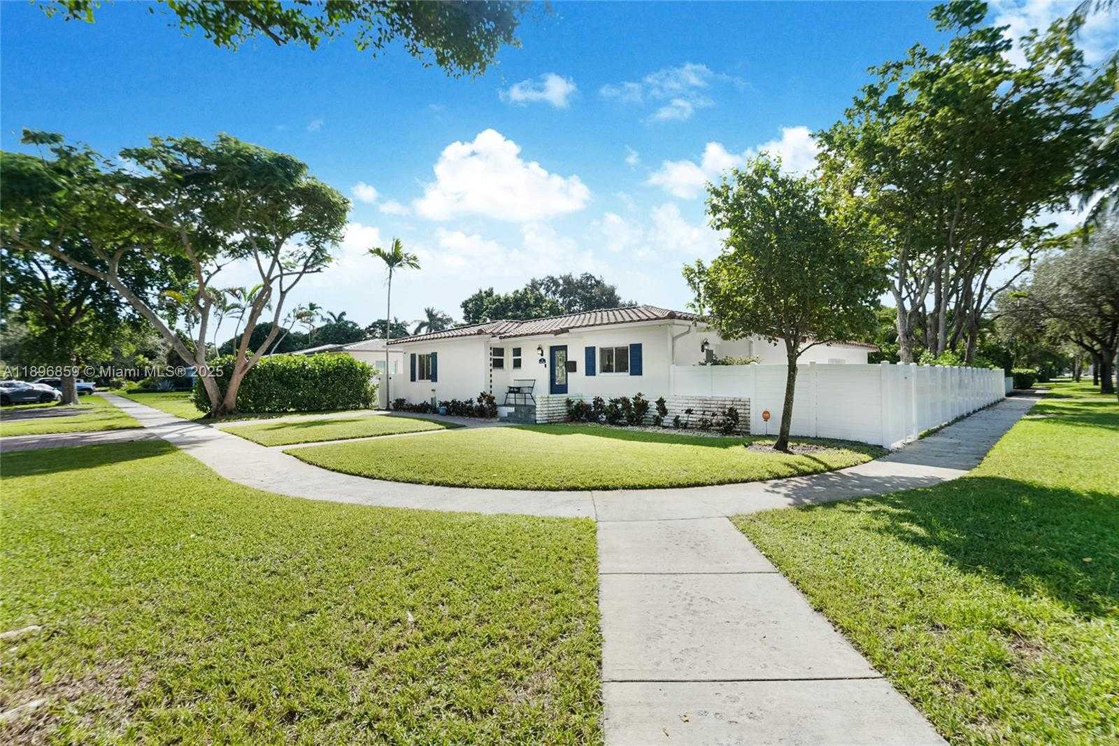 Small Image of 2 NORTH EAST 108TH ST, Miami Shores Number 13