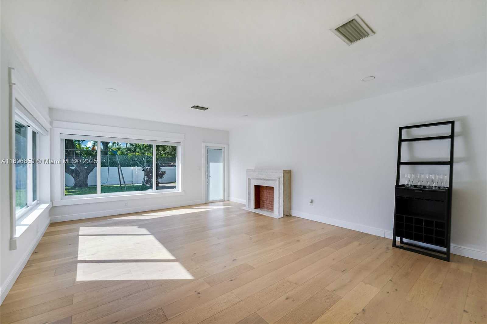 Small Image of 2 NORTH EAST 108TH ST, Miami Shores Number 4