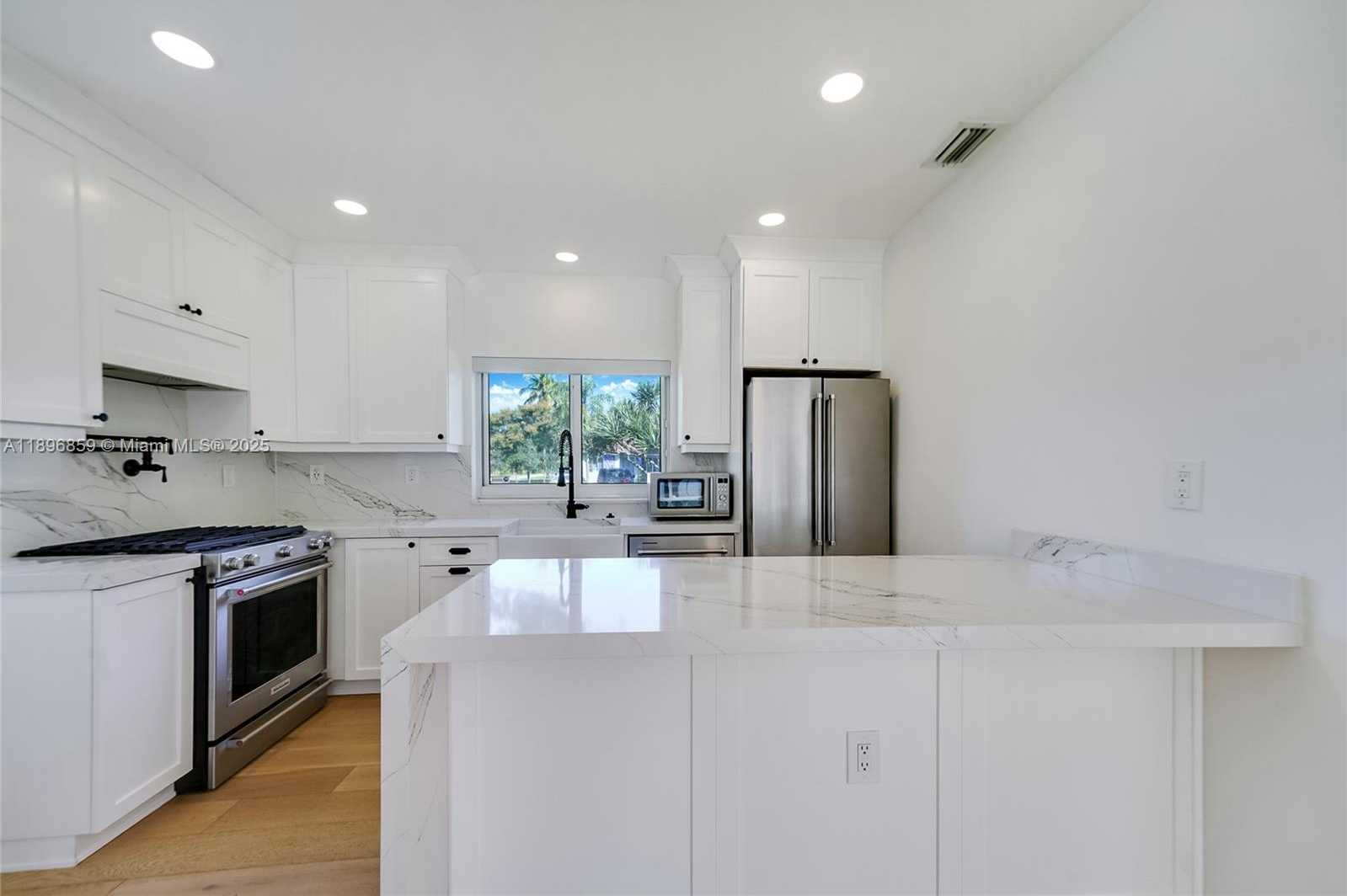 Small Image of 2 NORTH EAST 108TH ST, Miami Shores Number 5
