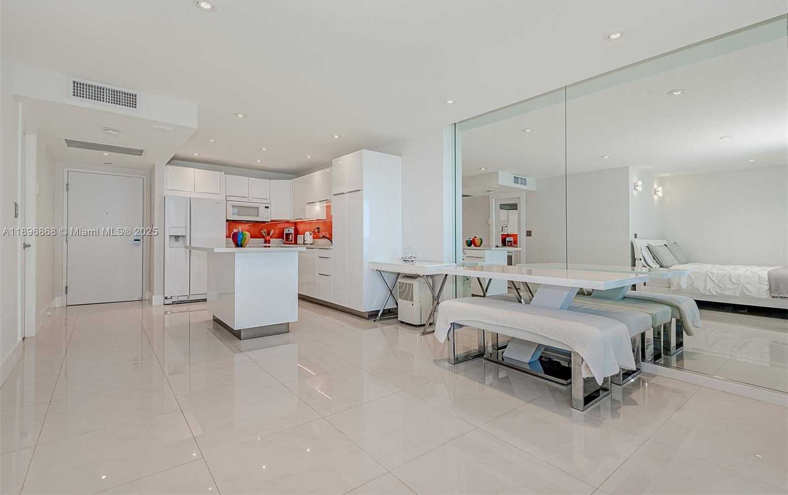 Small Image of 2301 COLLINS AVE #1211, Miami Beach Number 11