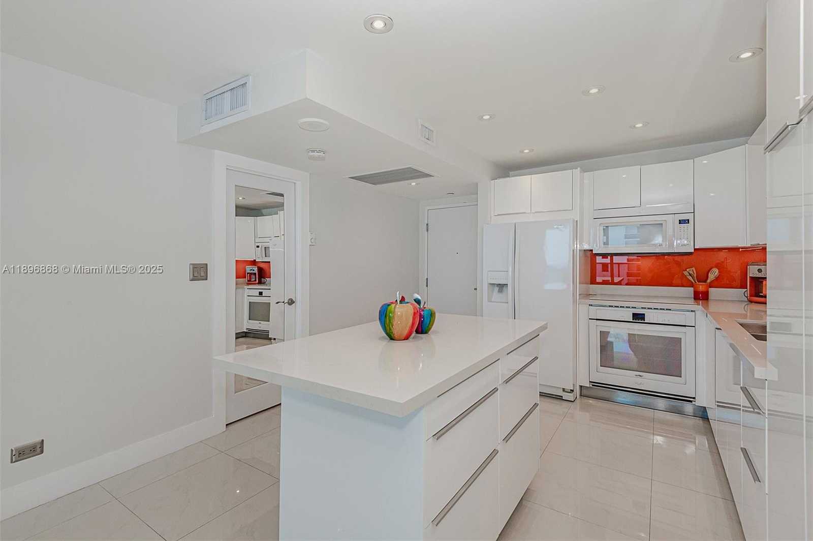 Small Image of 2301 COLLINS AVE #1211, Miami Beach Number 12