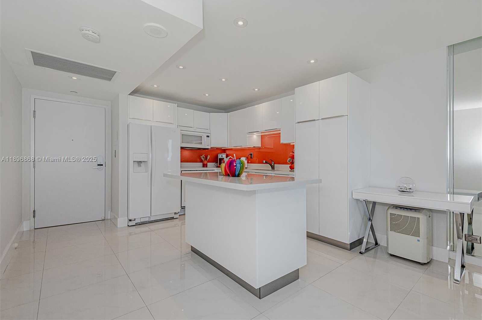 Small Image of 2301 COLLINS AVE #1211, Miami Beach Number 13