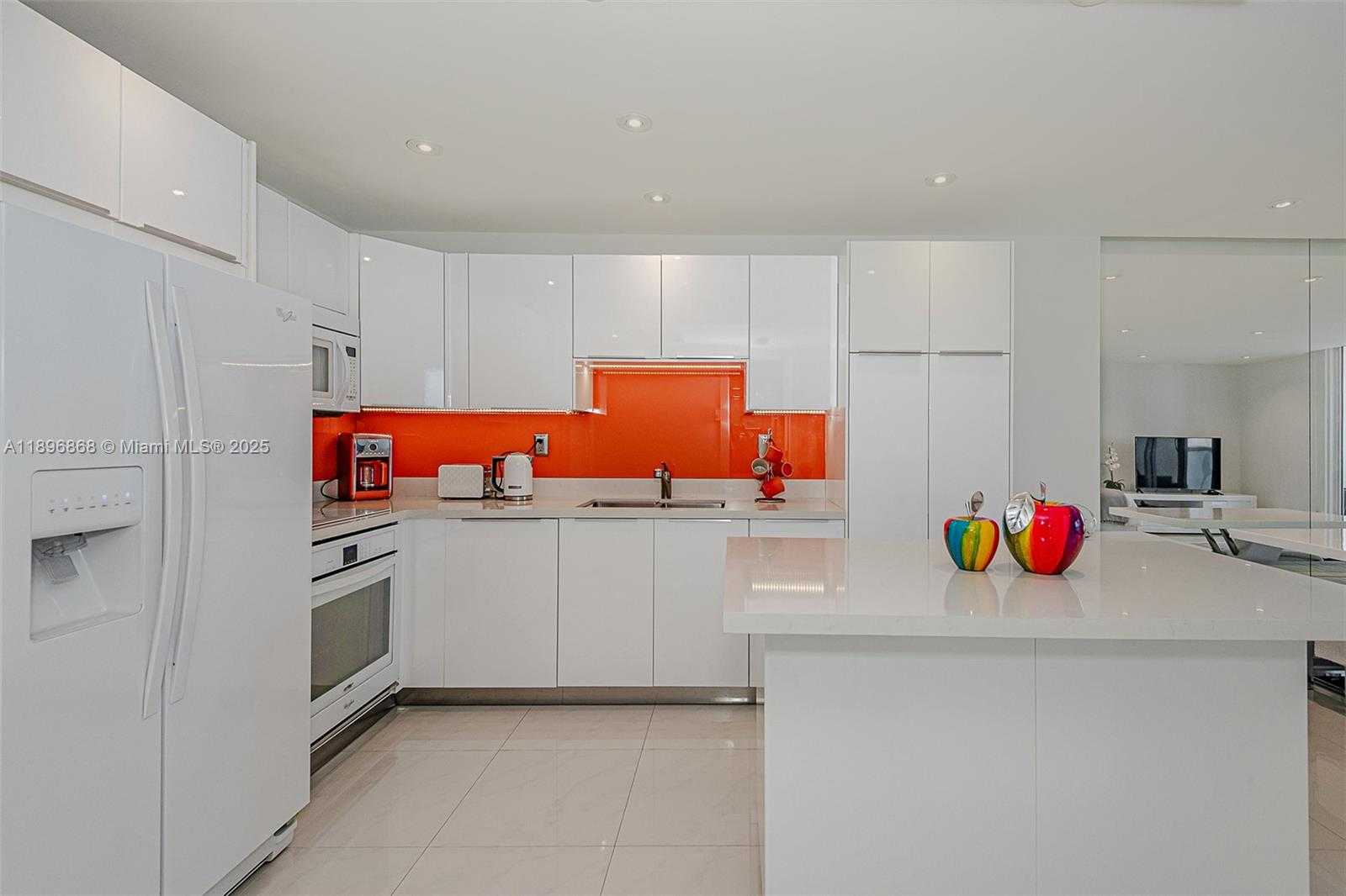 Small Image of 2301 COLLINS AVE #1211, Miami Beach Number 14