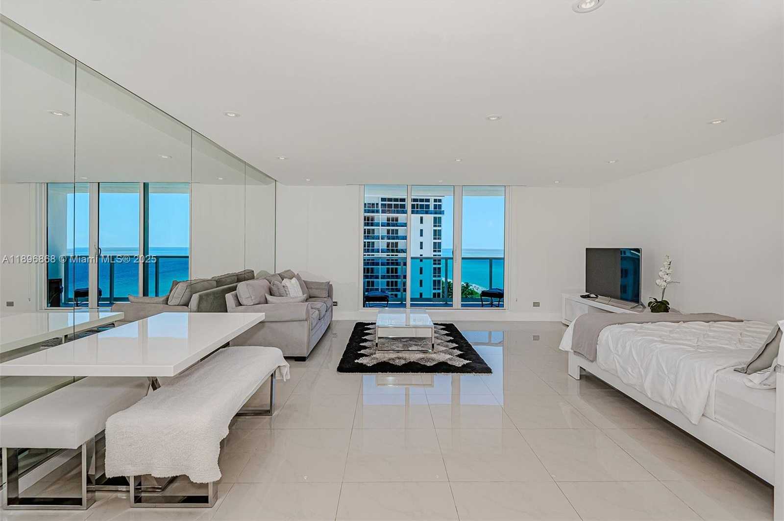 Small Image of 2301 COLLINS AVE #1211, Miami Beach Number 2