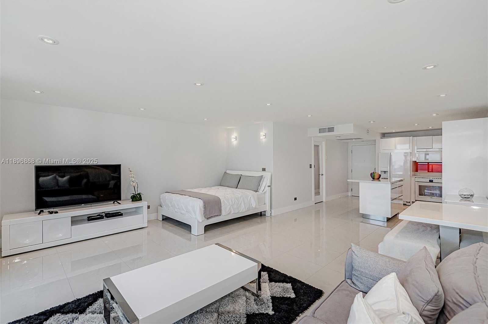 Small Image of 2301 COLLINS AVE #1211, Miami Beach Number 6