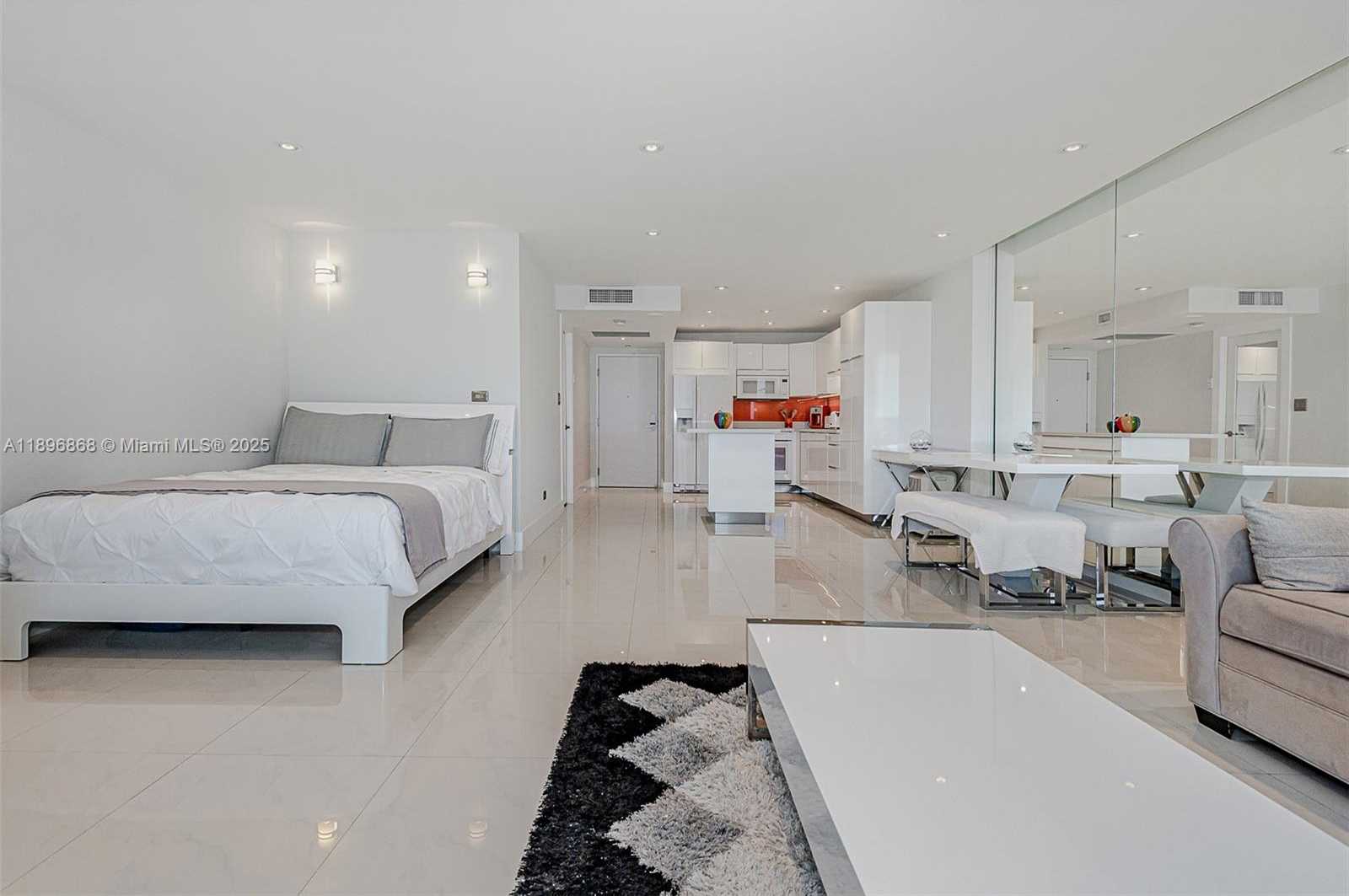 Small Image of 2301 COLLINS AVE #1211, Miami Beach Number 7