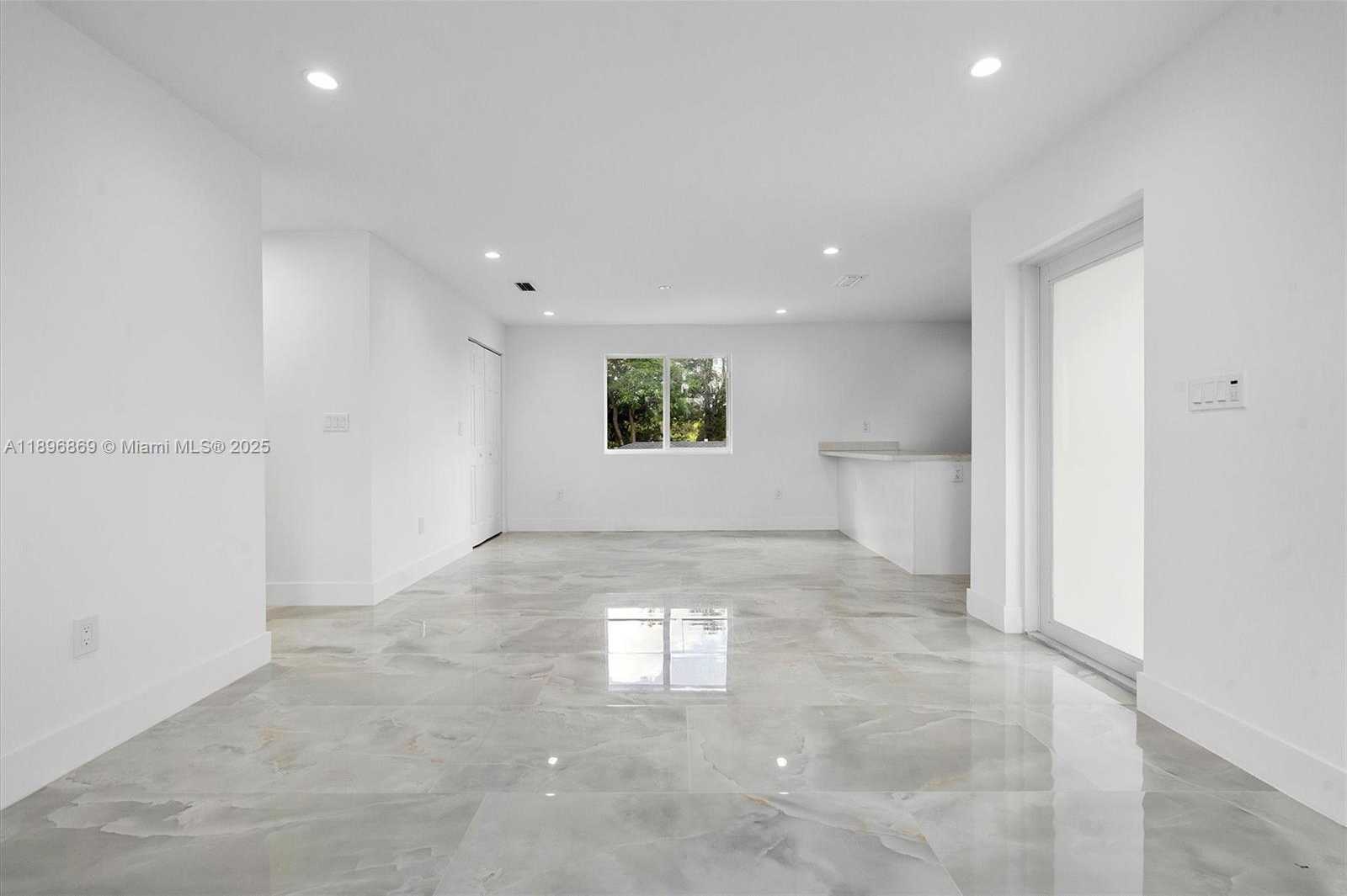 Small Image of 2926 NORTH WEST 58TH ST #2926, Miami Number 10