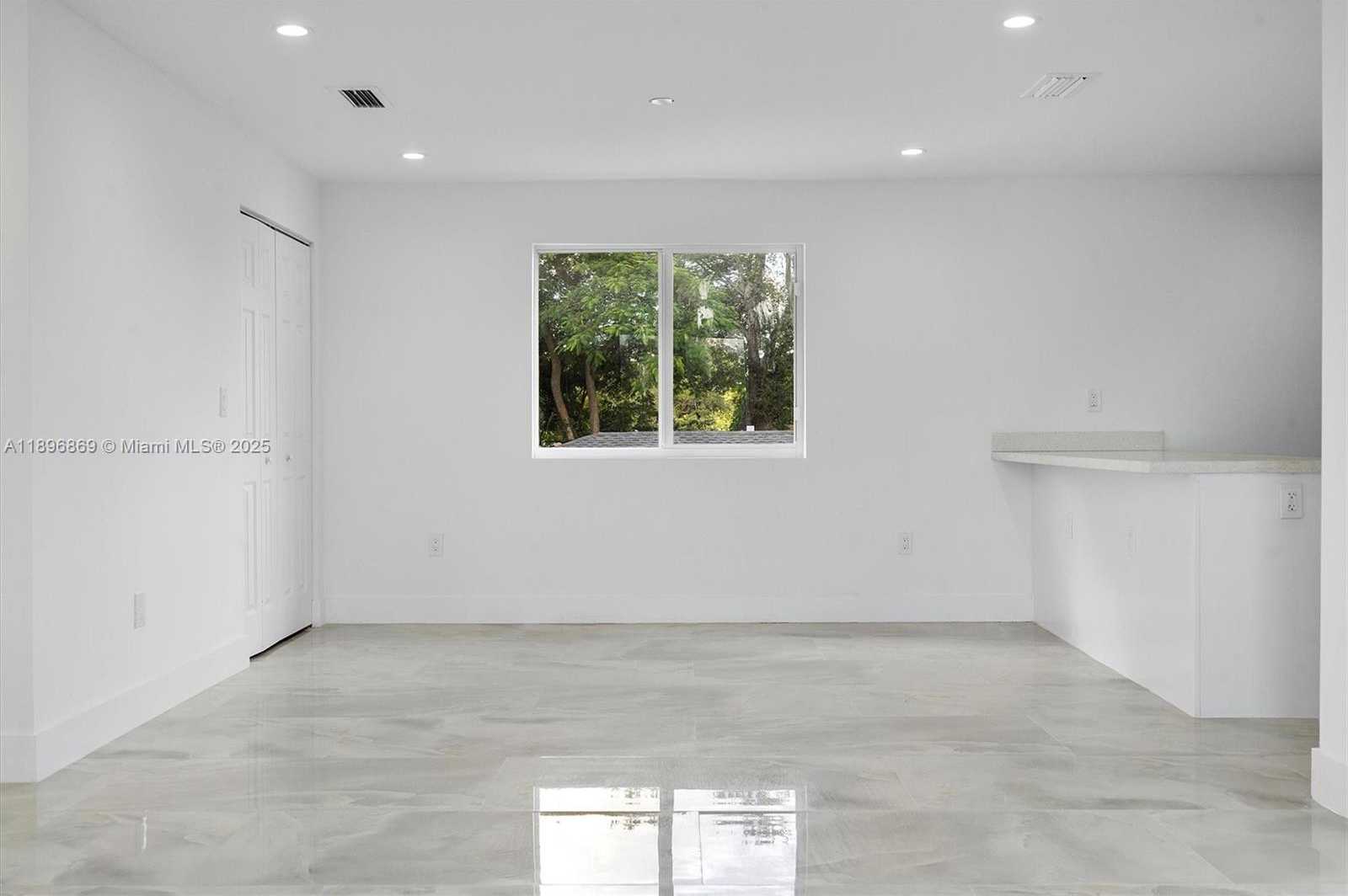 Small Image of 2926 NORTH WEST 58TH ST #2926, Miami Number 12
