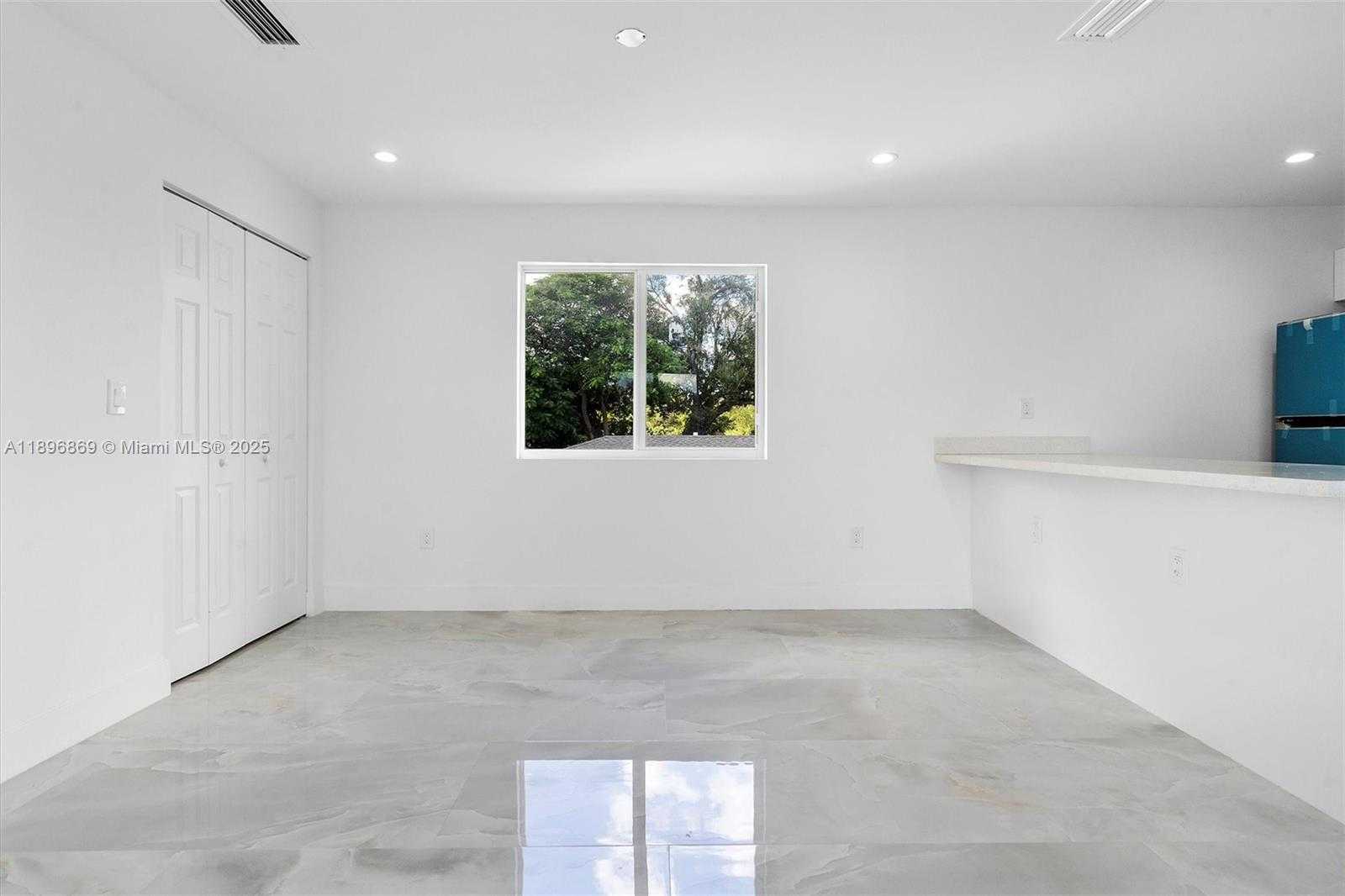 Small Image of 2926 NORTH WEST 58TH ST #2926, Miami Number 13