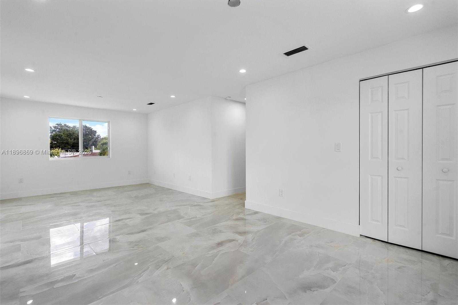 Small Image of 2926 NORTH WEST 58TH ST #2926, Miami Number 20