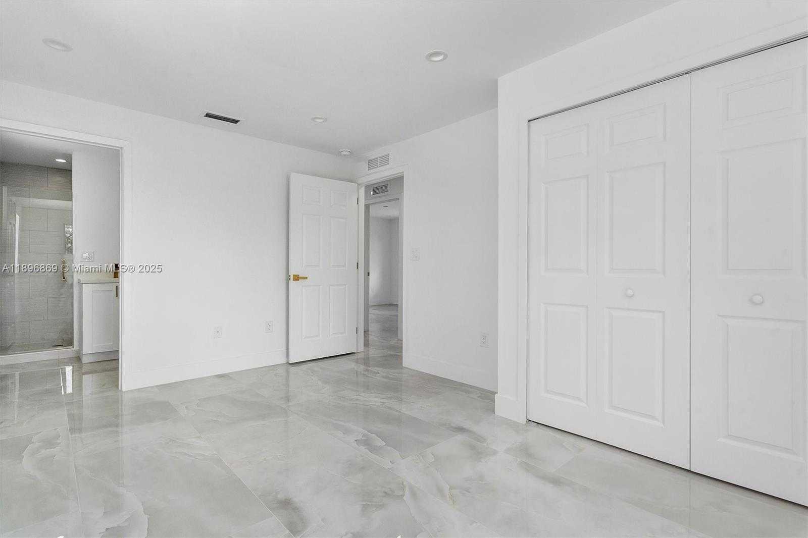 Small Image of 2926 NORTH WEST 58TH ST #2926, Miami Number 25