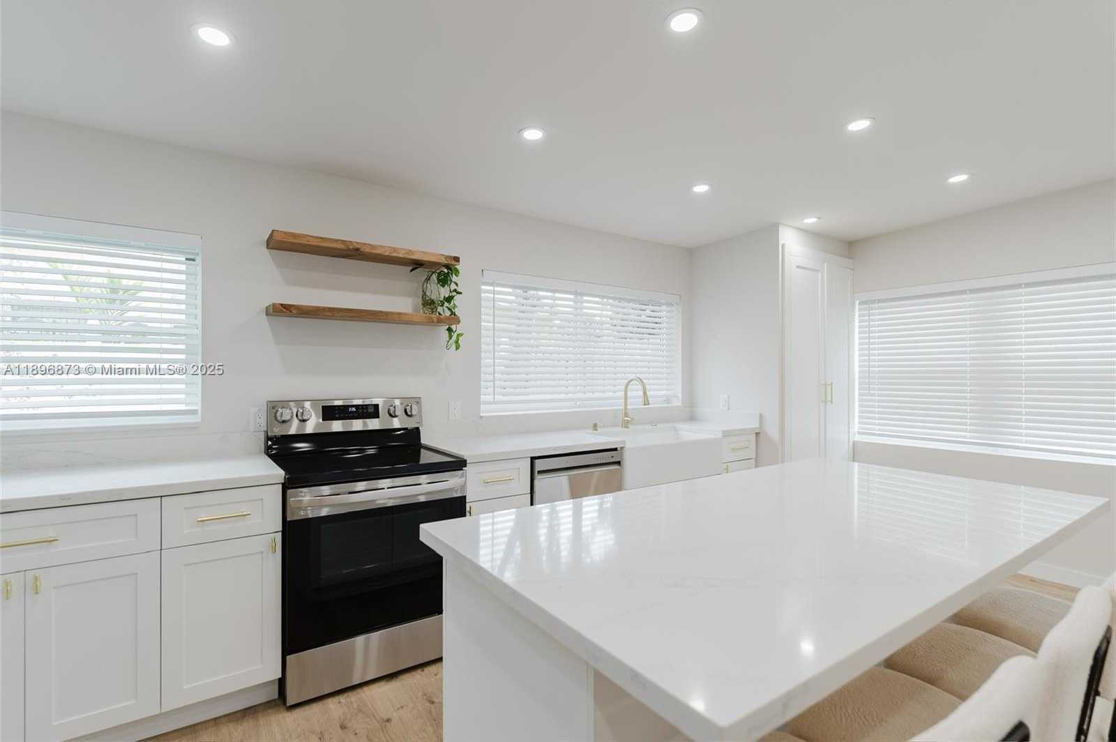 Small Image of 1430 SOUTH WEST 32ND CT #., Fort Lauderdale Number 31
