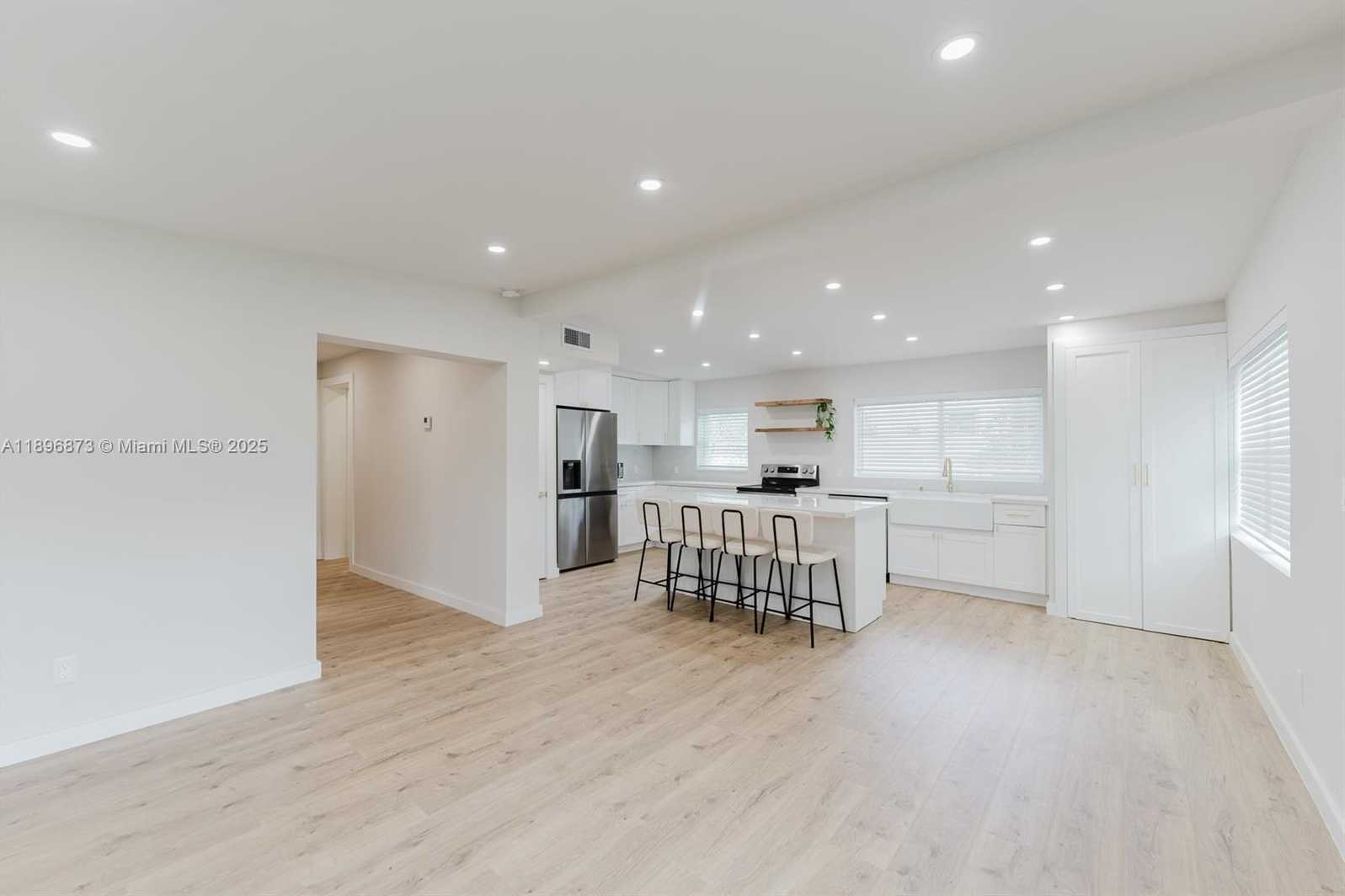 Small Image of 1430 SOUTH WEST 32ND CT #., Fort Lauderdale Number 32
