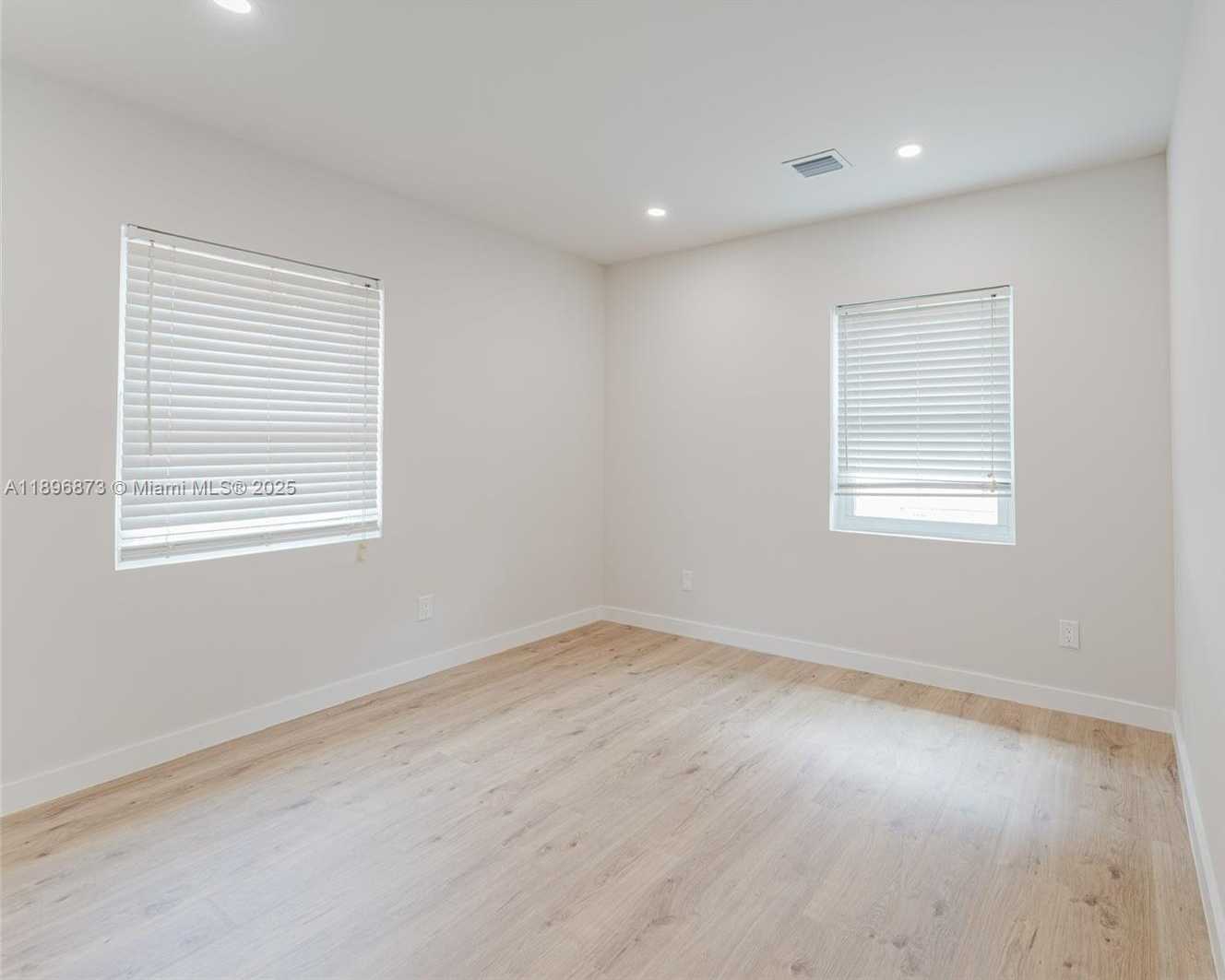 Small Image of 1430 SOUTH WEST 32ND CT #., Fort Lauderdale Number 35