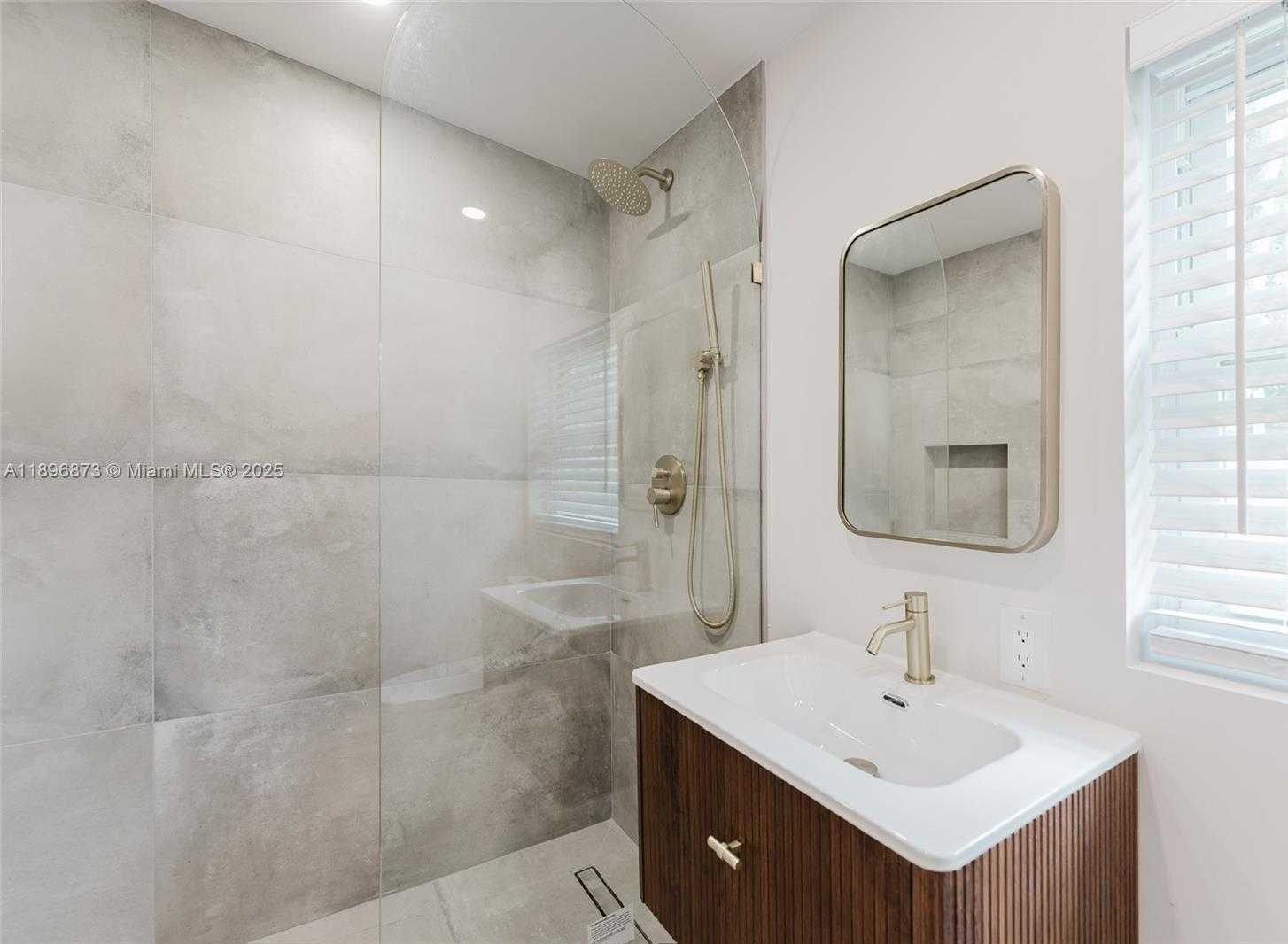 Small Image of 1430 SOUTH WEST 32ND CT #., Fort Lauderdale Number 4