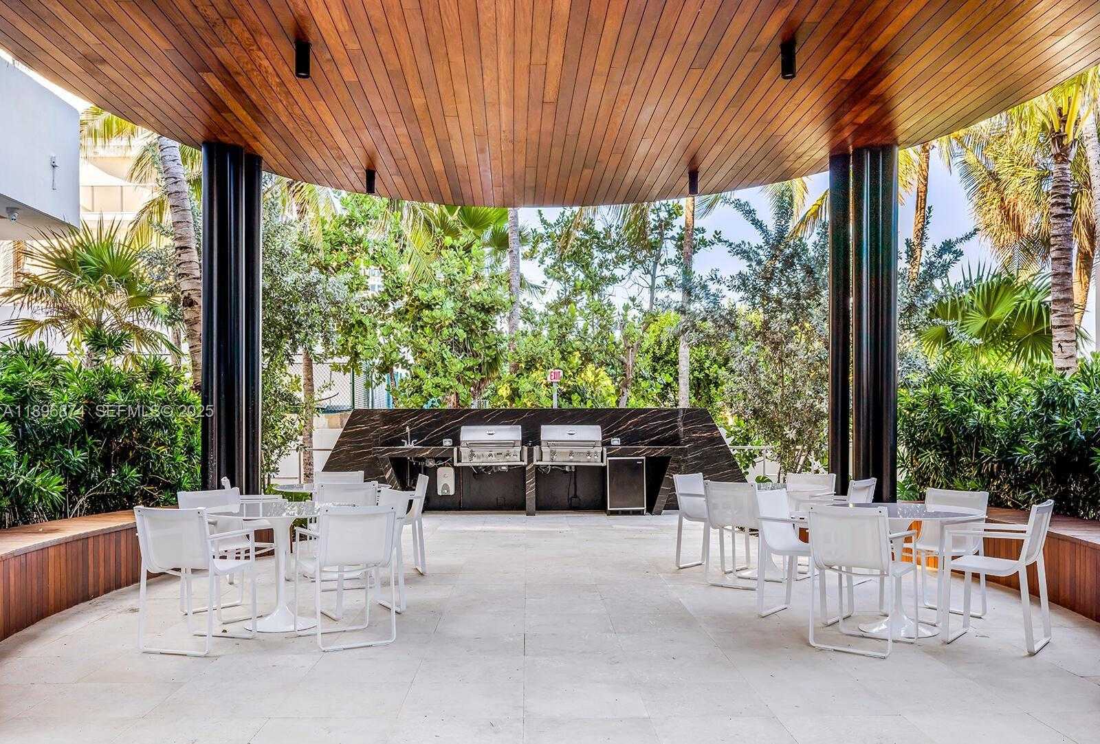 Small Image of 6365 COLLINS AVE #1105, Miami Beach Number 15