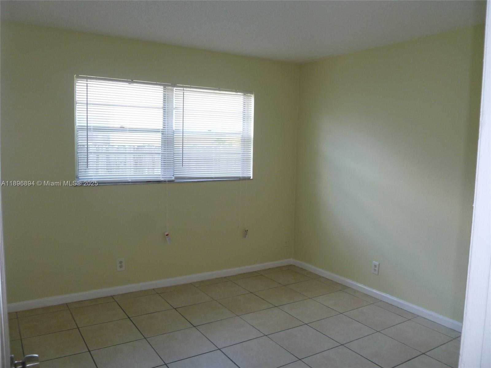 Small Image of 2117 LIBERTY ST #front, Hollywood Number 7