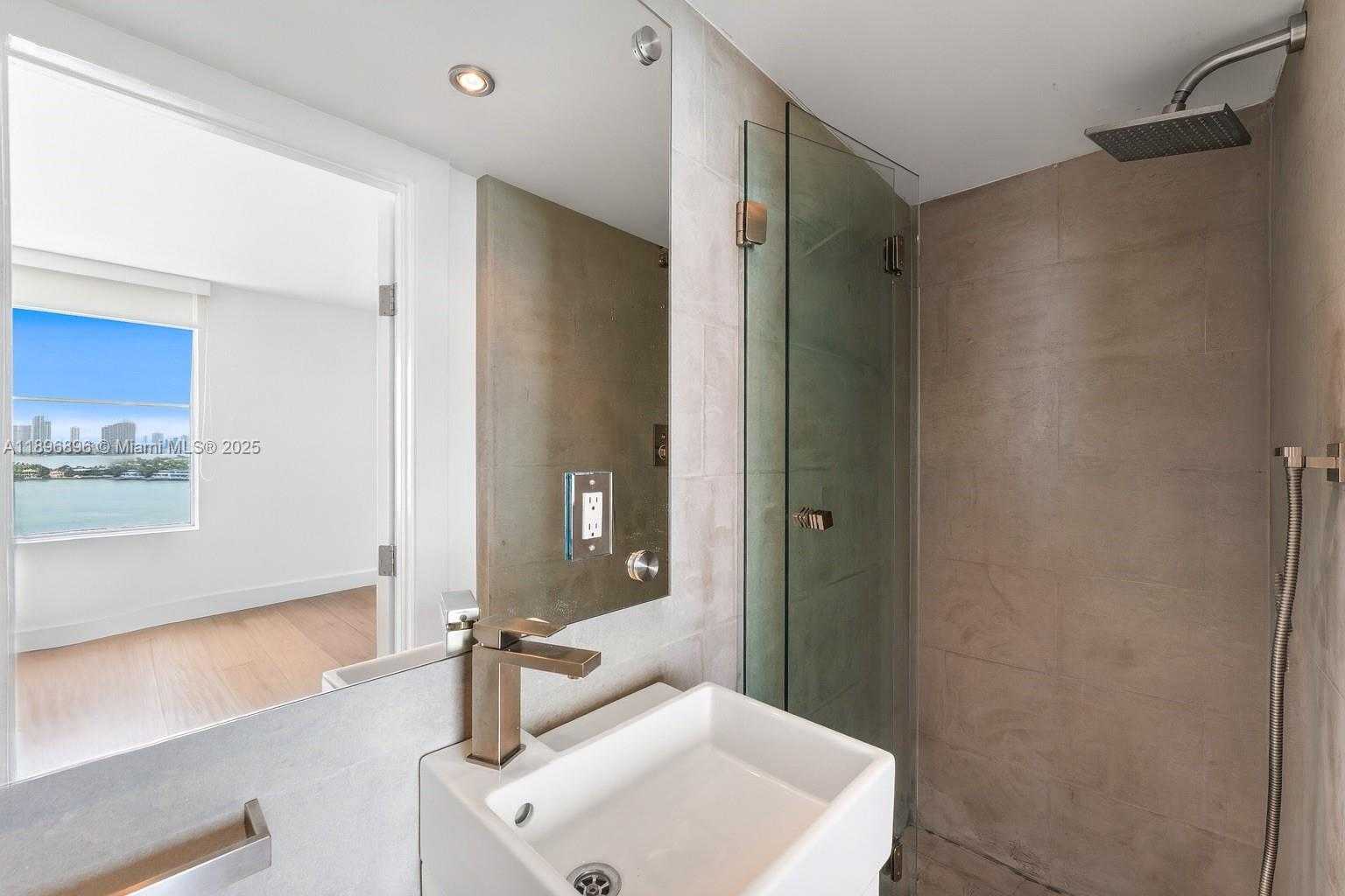 Small Image of 1900 SUNSET HARBOUR DR #1814, Miami Beach Number 14