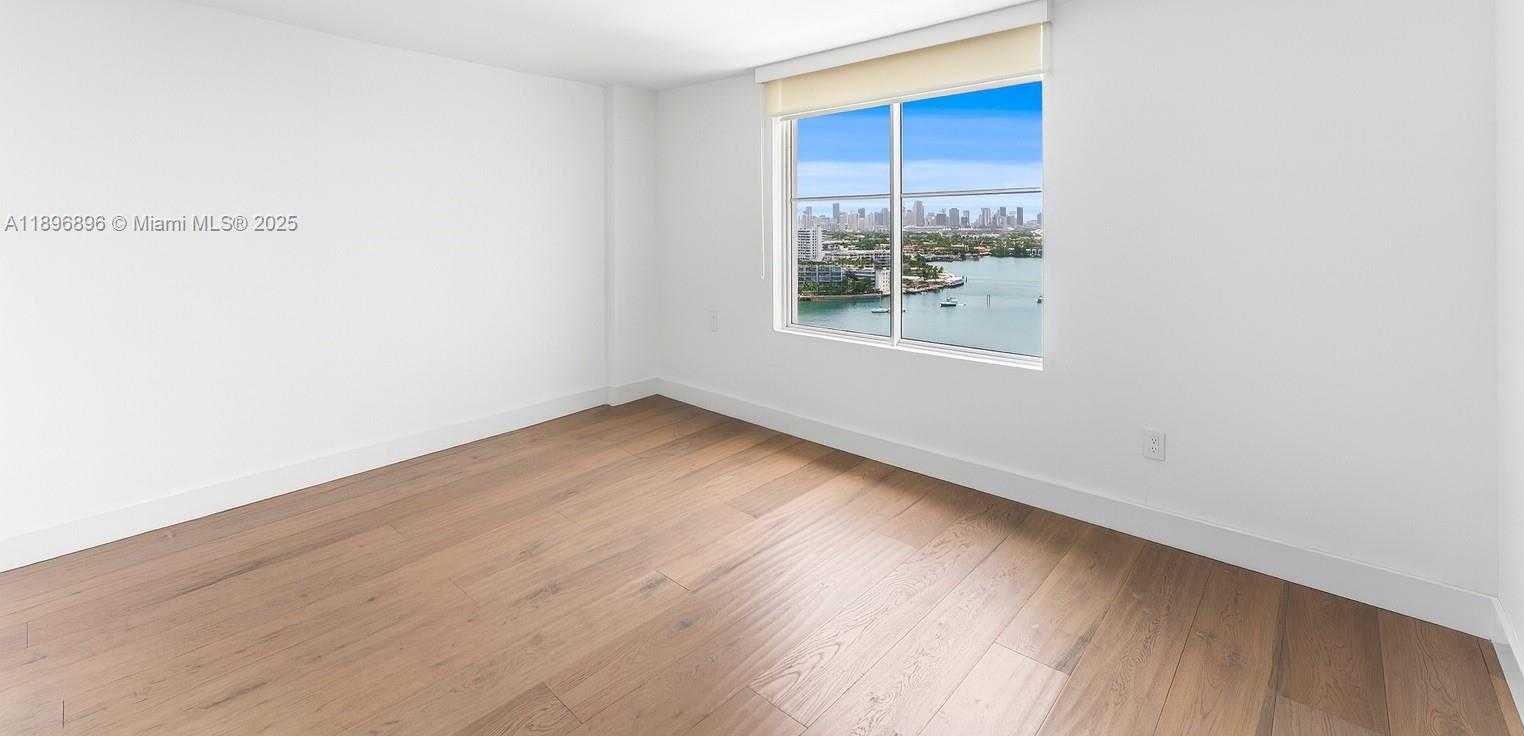 Small Image of 1900 SUNSET HARBOUR DR #1814, Miami Beach Number 15