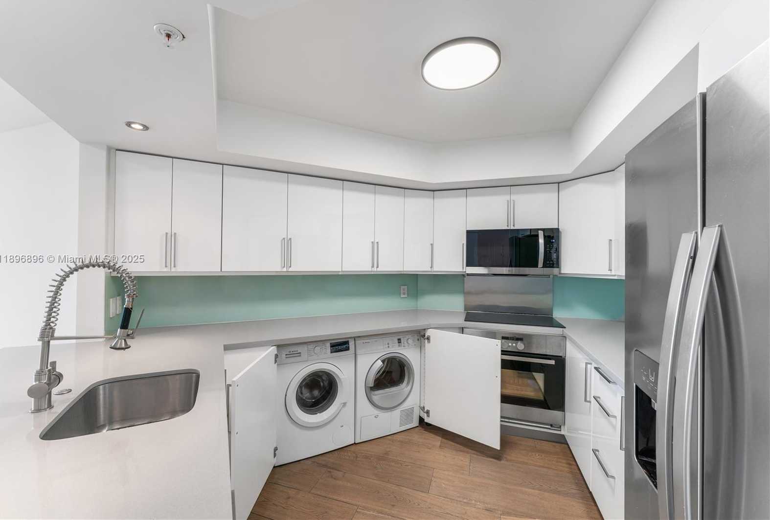Small Image of 1900 SUNSET HARBOUR DR #1814, Miami Beach Number 6