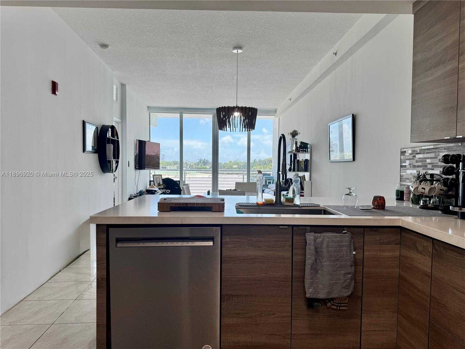 Small Image of 6580 INDIAN CREEK DR #404, Miami Beach Number 11