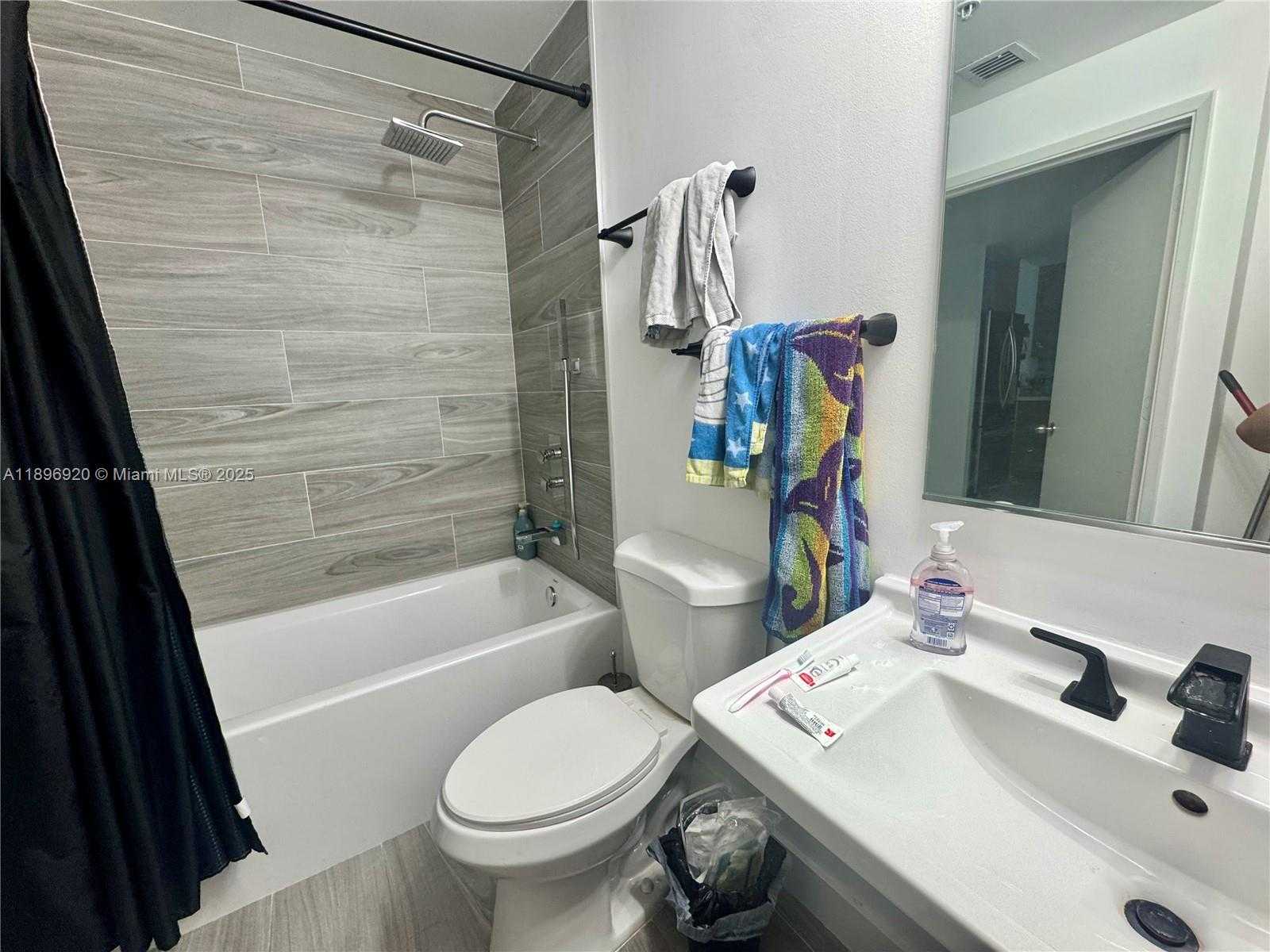 Small Image of 6580 INDIAN CREEK DR #404, Miami Beach Number 15