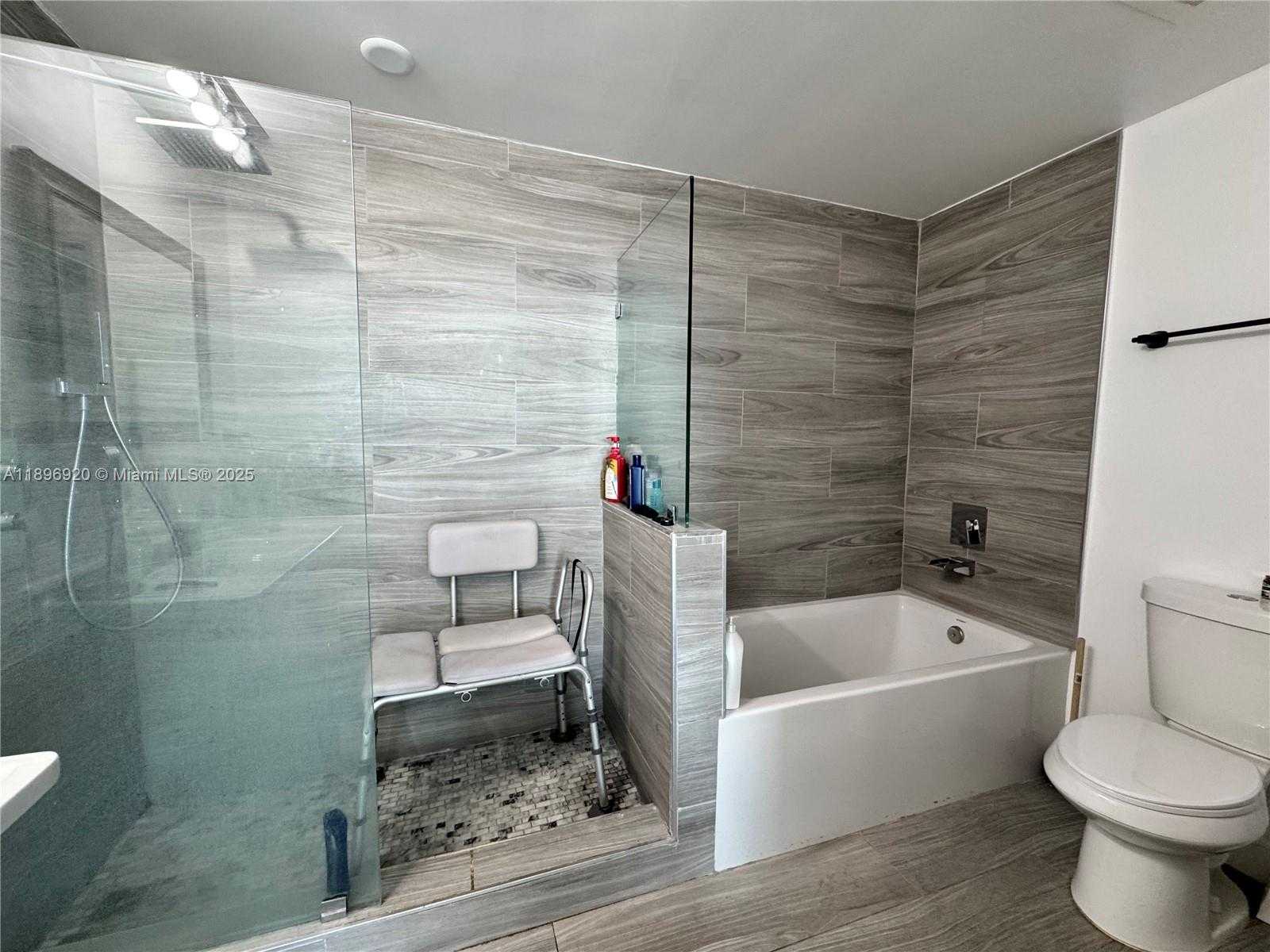Small Image of 6580 INDIAN CREEK DR #404, Miami Beach Number 4