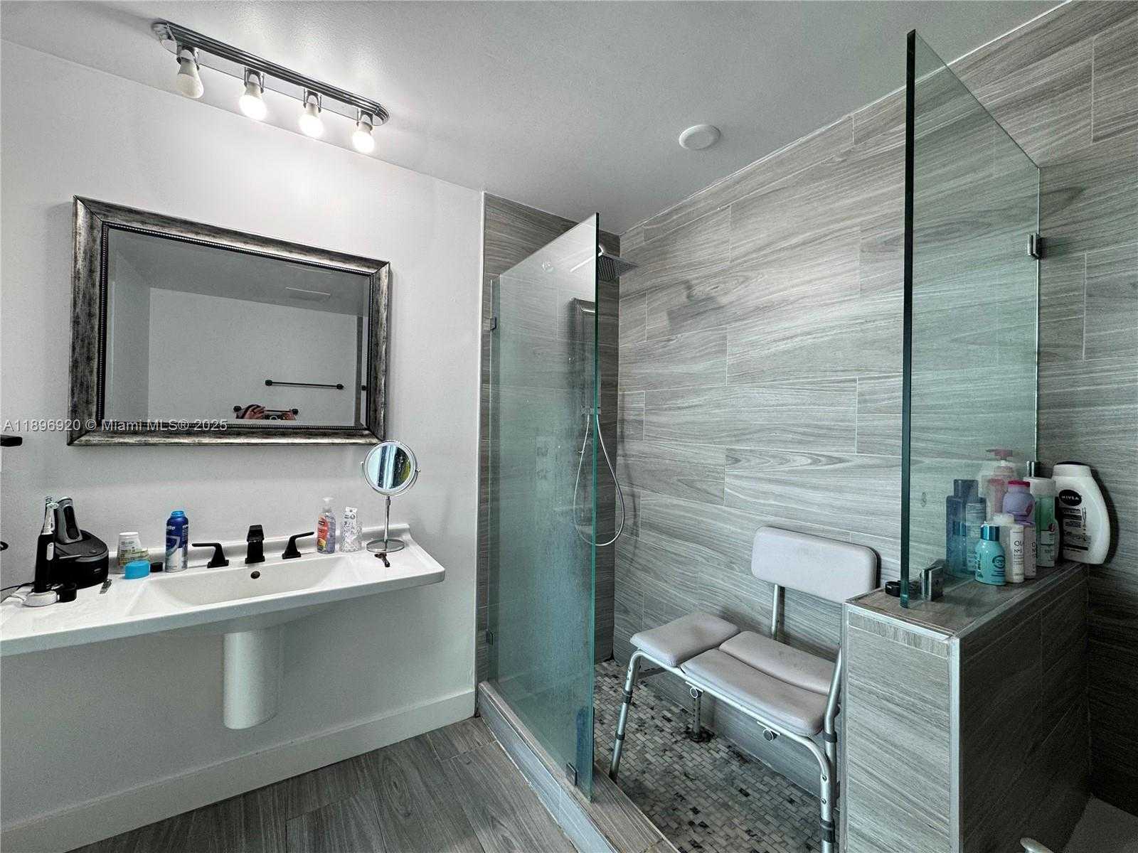 Small Image of 6580 INDIAN CREEK DR #404, Miami Beach Number 5