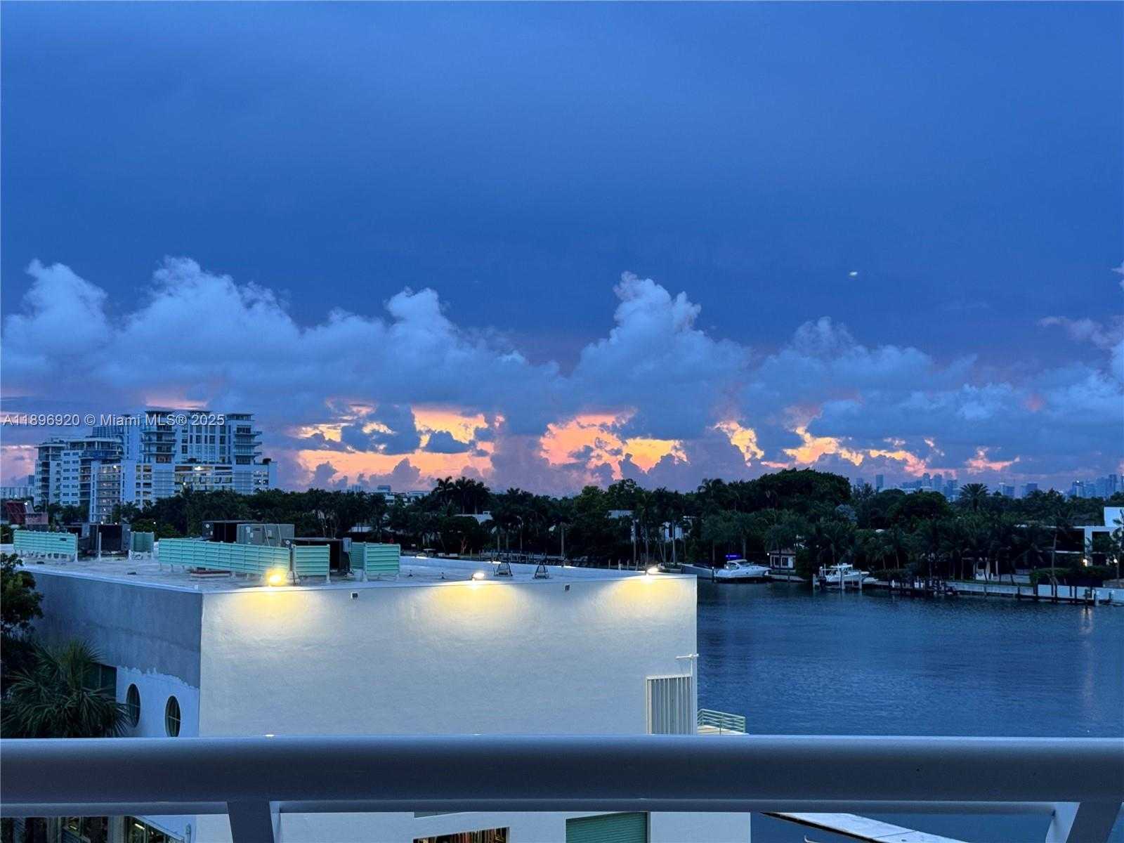 Small Image of 6580 INDIAN CREEK DR #404, Miami Beach Number 8