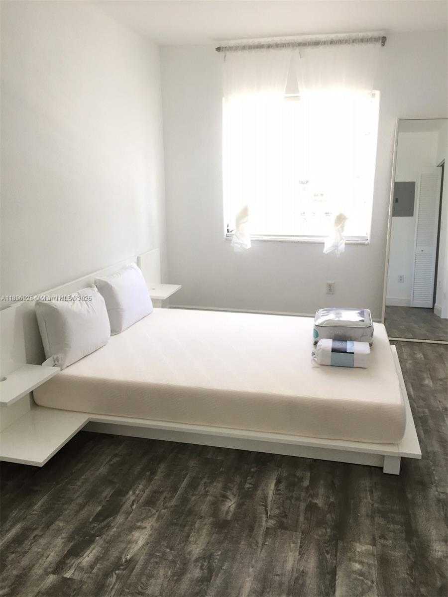 Small Image of 901 EUCLID AVE #10, Miami Beach Number 2