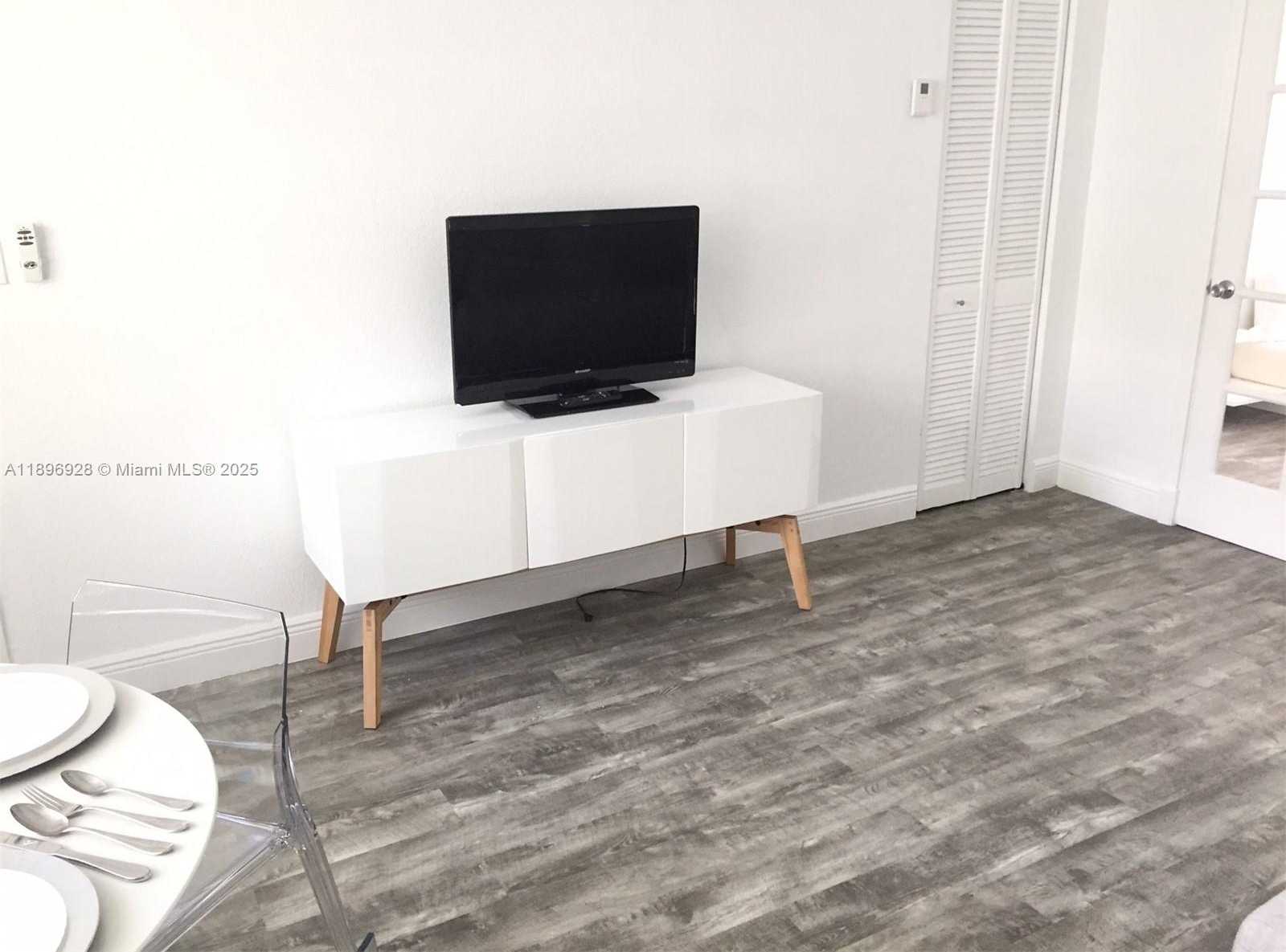 Small Image of 901 EUCLID AVE #10, Miami Beach Number 4
