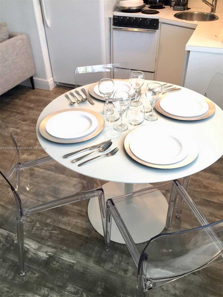 Small Image of 901 EUCLID AVE #10, Miami Beach Number 7