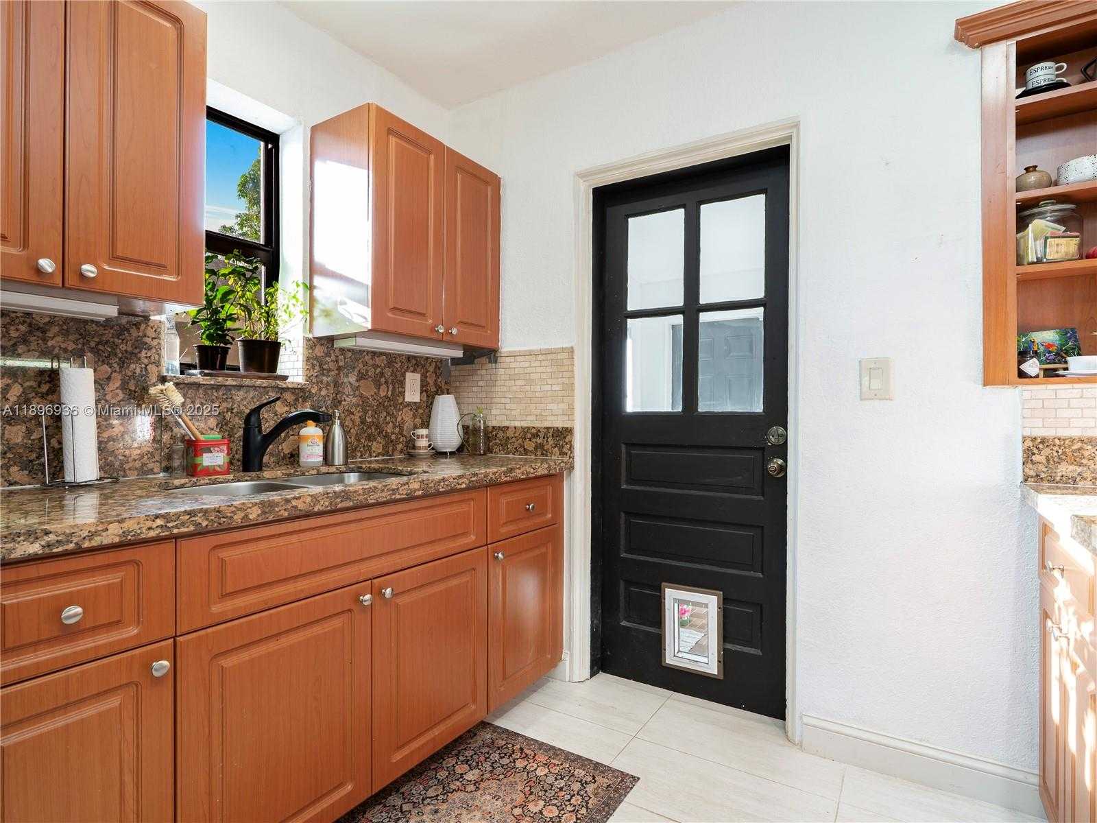 Small Image of 337 NORTH WEST 47TH ST, Miami Number 5