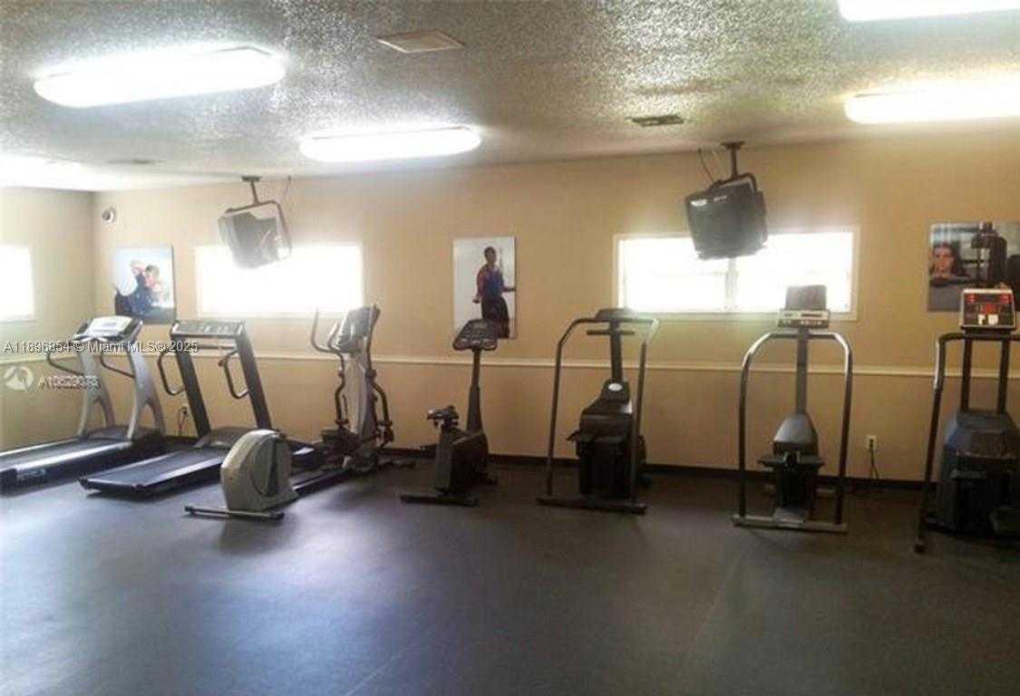 Small Image of 18342 NORTH WEST 68TH AVE #E, Hialeah Number 13