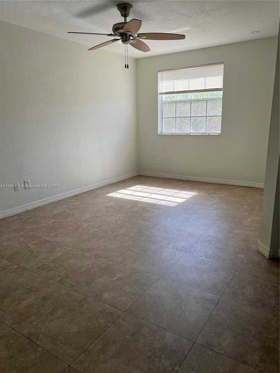 Small Image of 18342 NORTH WEST 68TH AVE #E, Hialeah Number 8