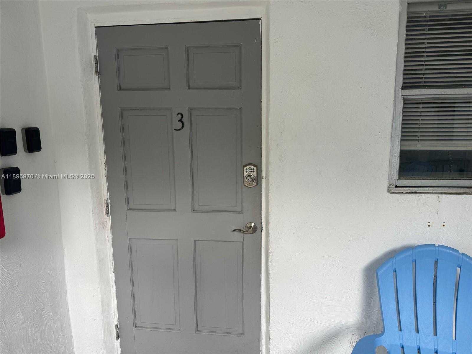 Small Image of 2029 PIERCE ST #3, Hollywood Number 2