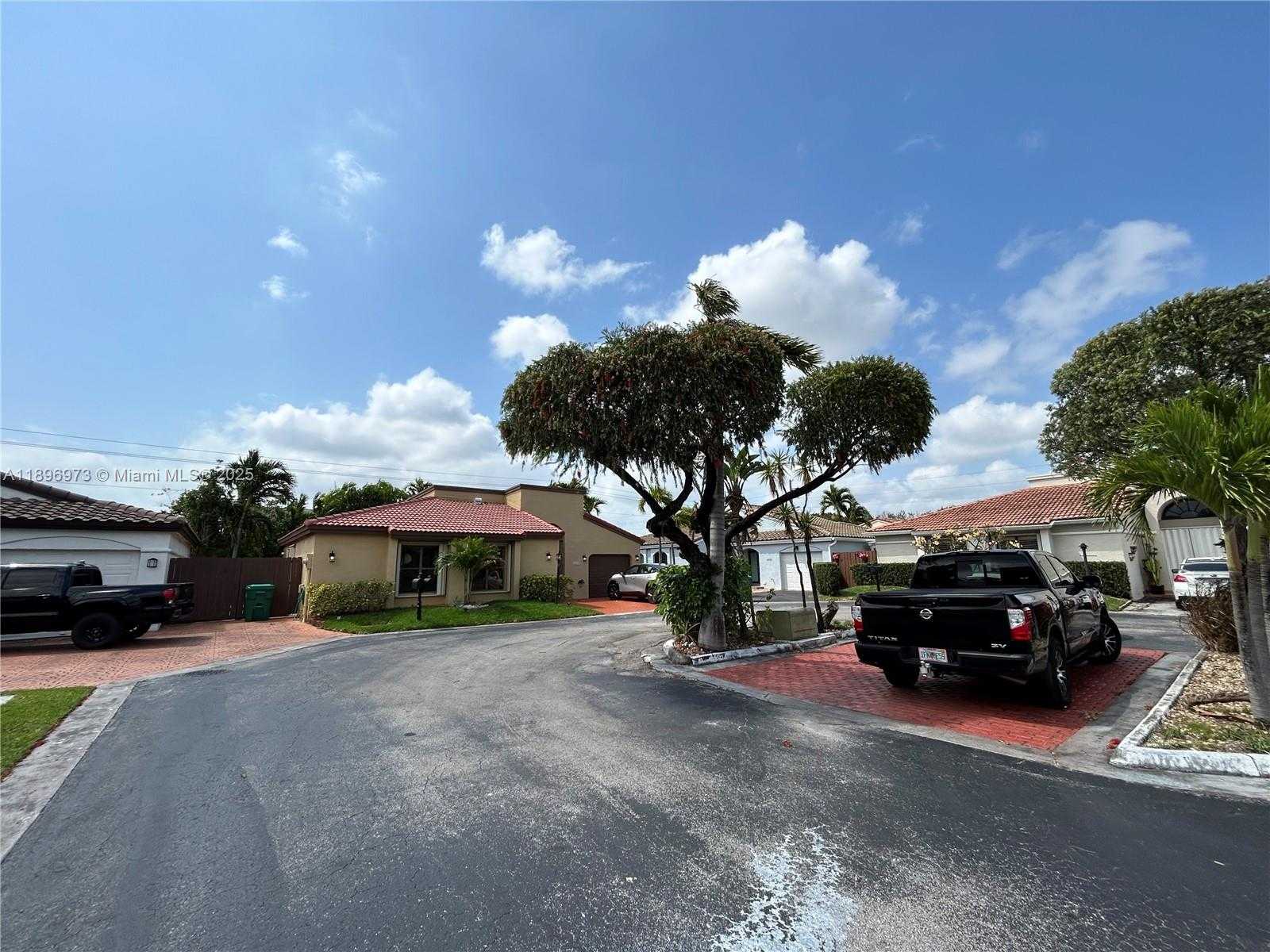 Small Image of 8910 SOUTH WEST 4TH LN, Miami Number 10