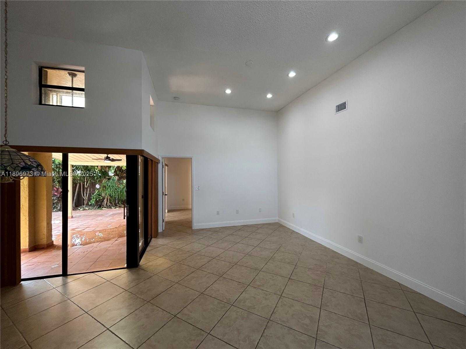 Small Image of 8910 SOUTH WEST 4TH LN, Miami Number 12