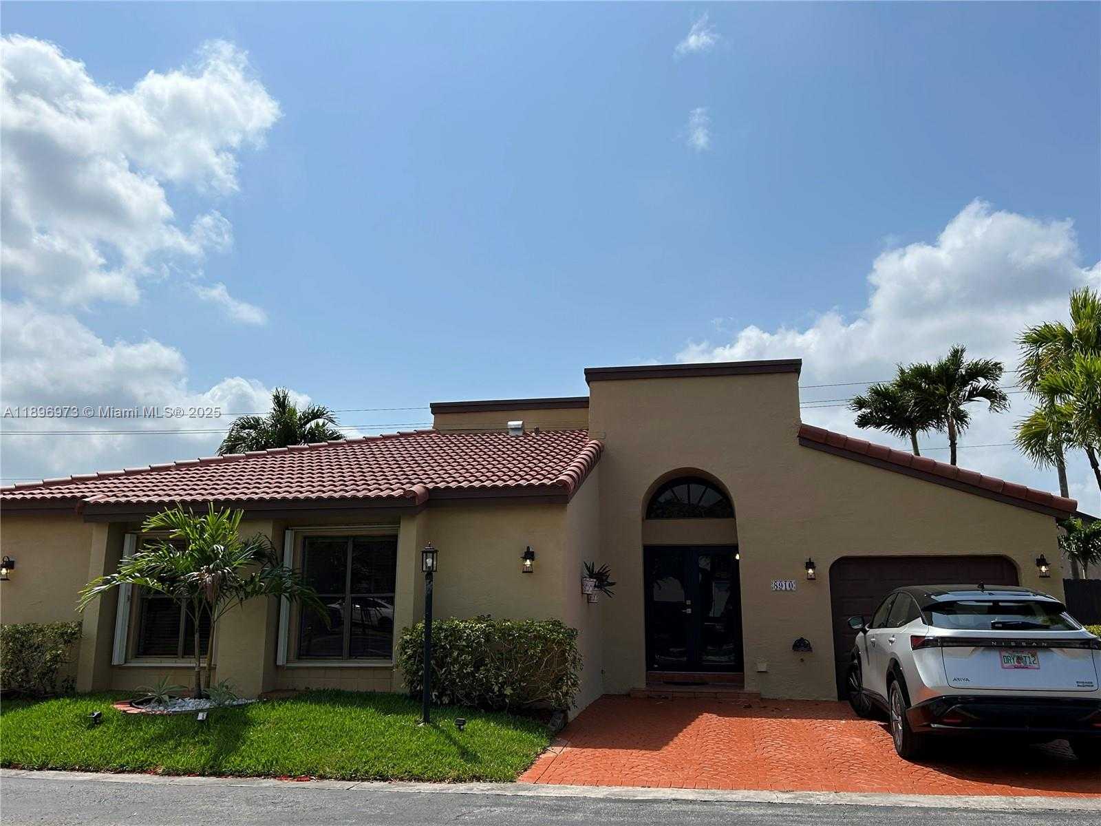 Small Image of 8910 SOUTH WEST 4TH LN, Miami Number 2