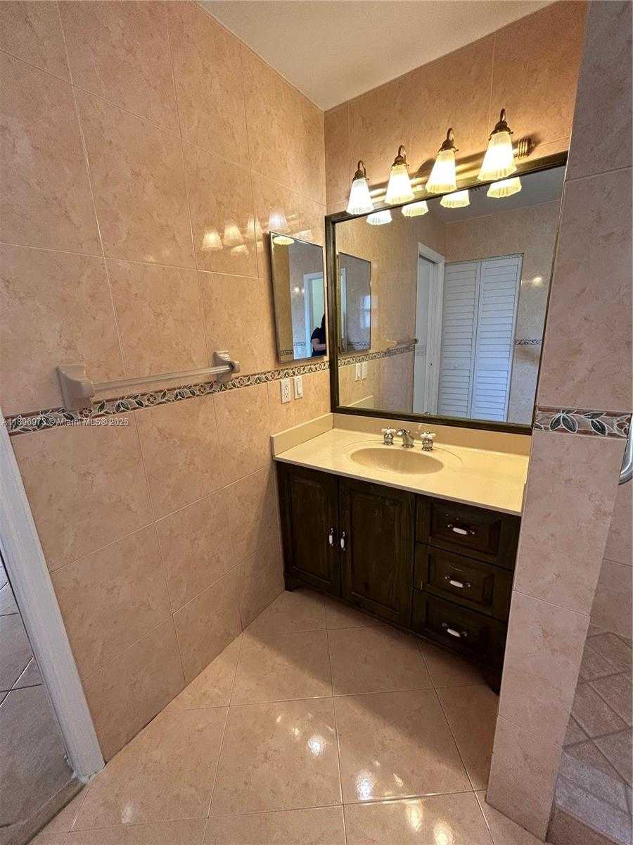 Small Image of 8910 SOUTH WEST 4TH LN, Miami Number 21