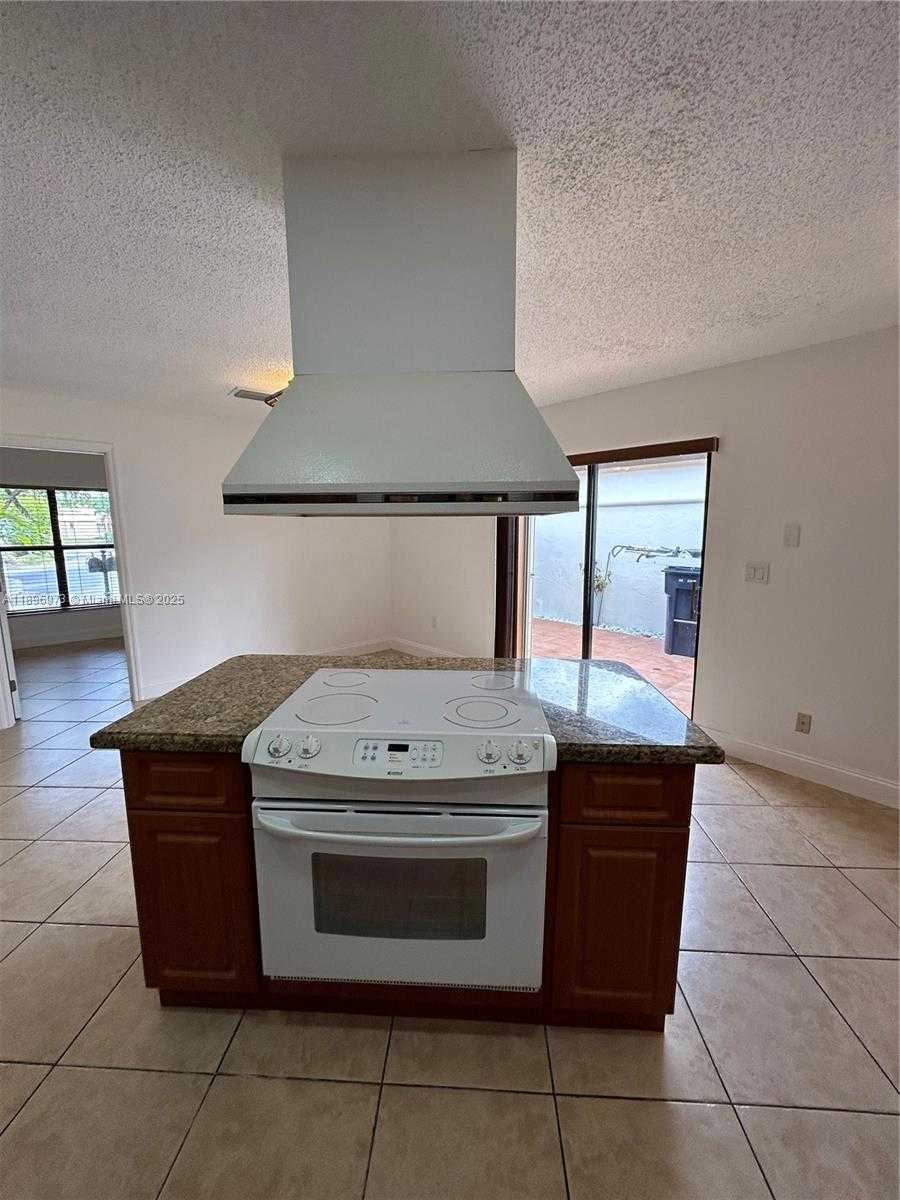 Small Image of 8910 SOUTH WEST 4TH LN, Miami Number 37