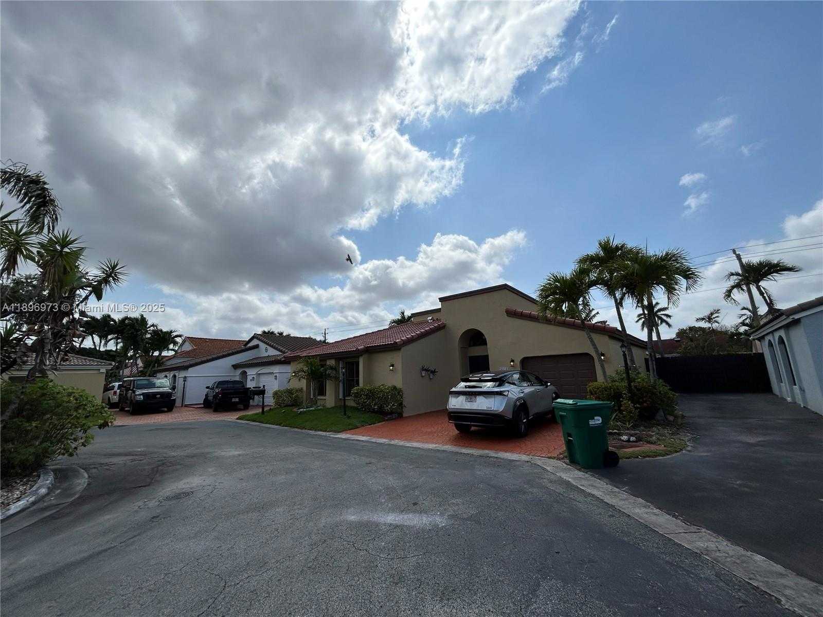 Small Image of 8910 SOUTH WEST 4TH LN, Miami Number 4