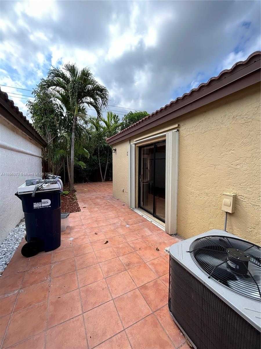 Small Image of 8910 SOUTH WEST 4TH LN, Miami Number 41