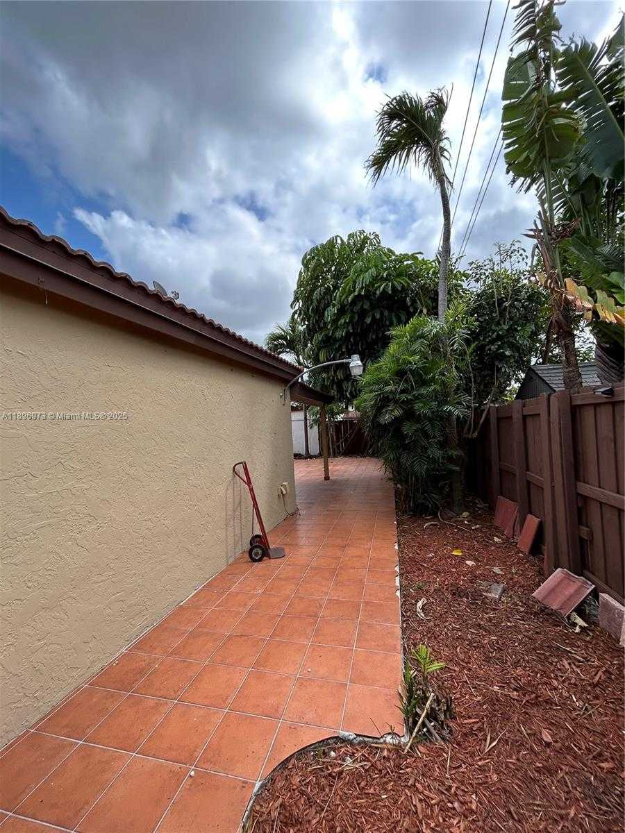 Small Image of 8910 SOUTH WEST 4TH LN, Miami Number 45
