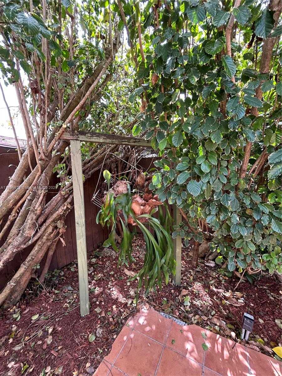 Small Image of 8910 SOUTH WEST 4TH LN, Miami Number 49