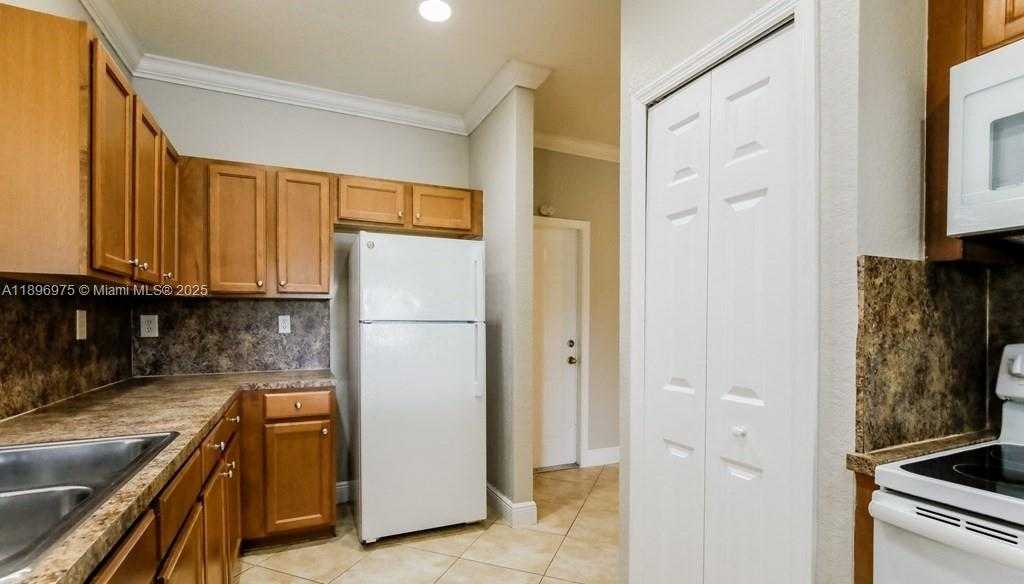 Small Image of 665 SOUTH EAST 31ST AVE, Homestead Number 6