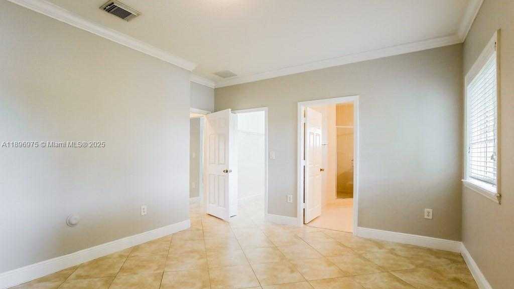 Small Image of 665 SOUTH EAST 31ST AVE, Homestead Number 8